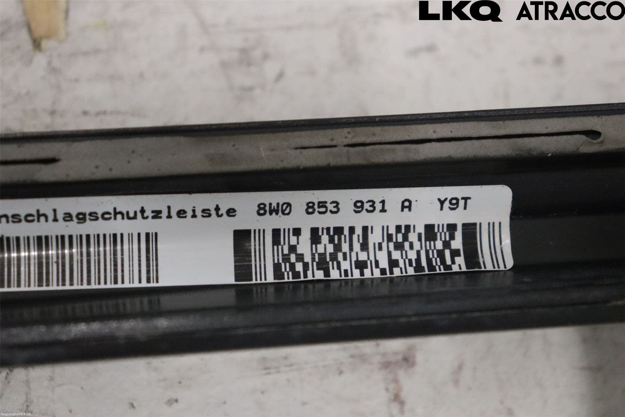Audi A4/S4 B9 20- Sidokjol Vä