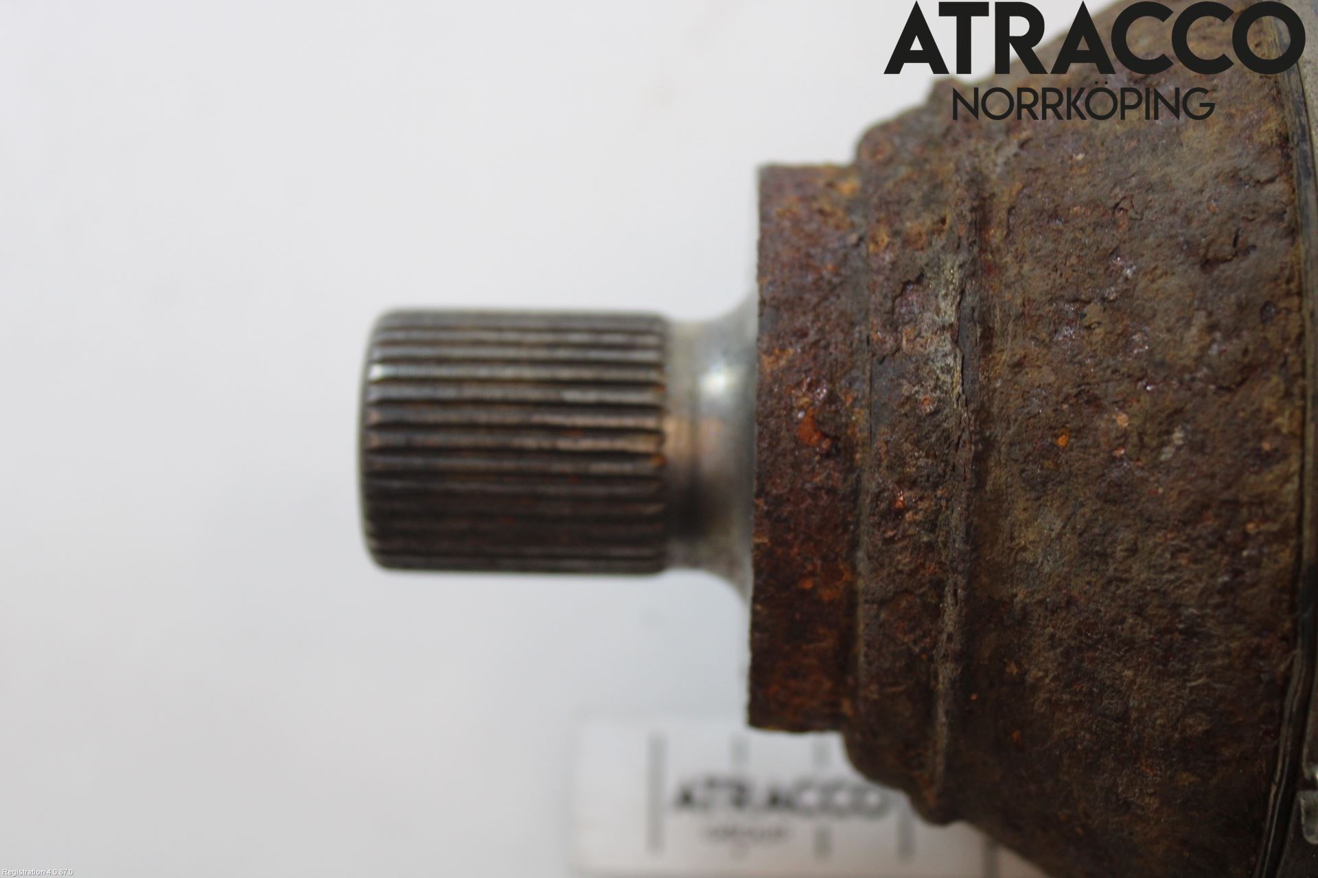 Volkswagen VW PASSAT 11-14 Drivaxel Fram Vänster