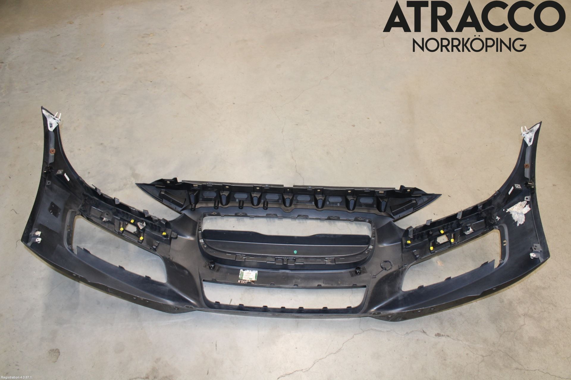 Jaguar XE (X760) 15-24 Stötfångarbeklädnad Fram