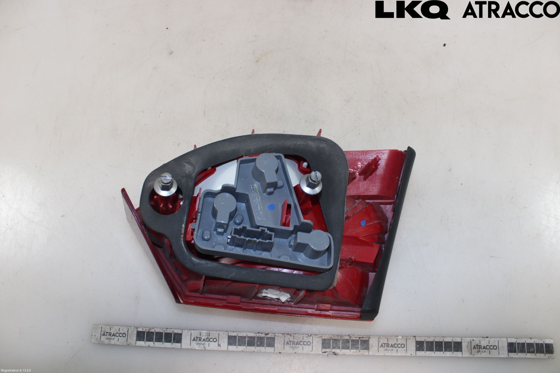 Volkswagen VW JETTA VI 11- Bakljus Lucka Vä