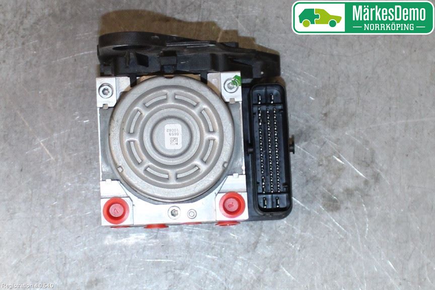 Volkswagen VW PASSAT 15-19 Abs Hydraulaggregat
