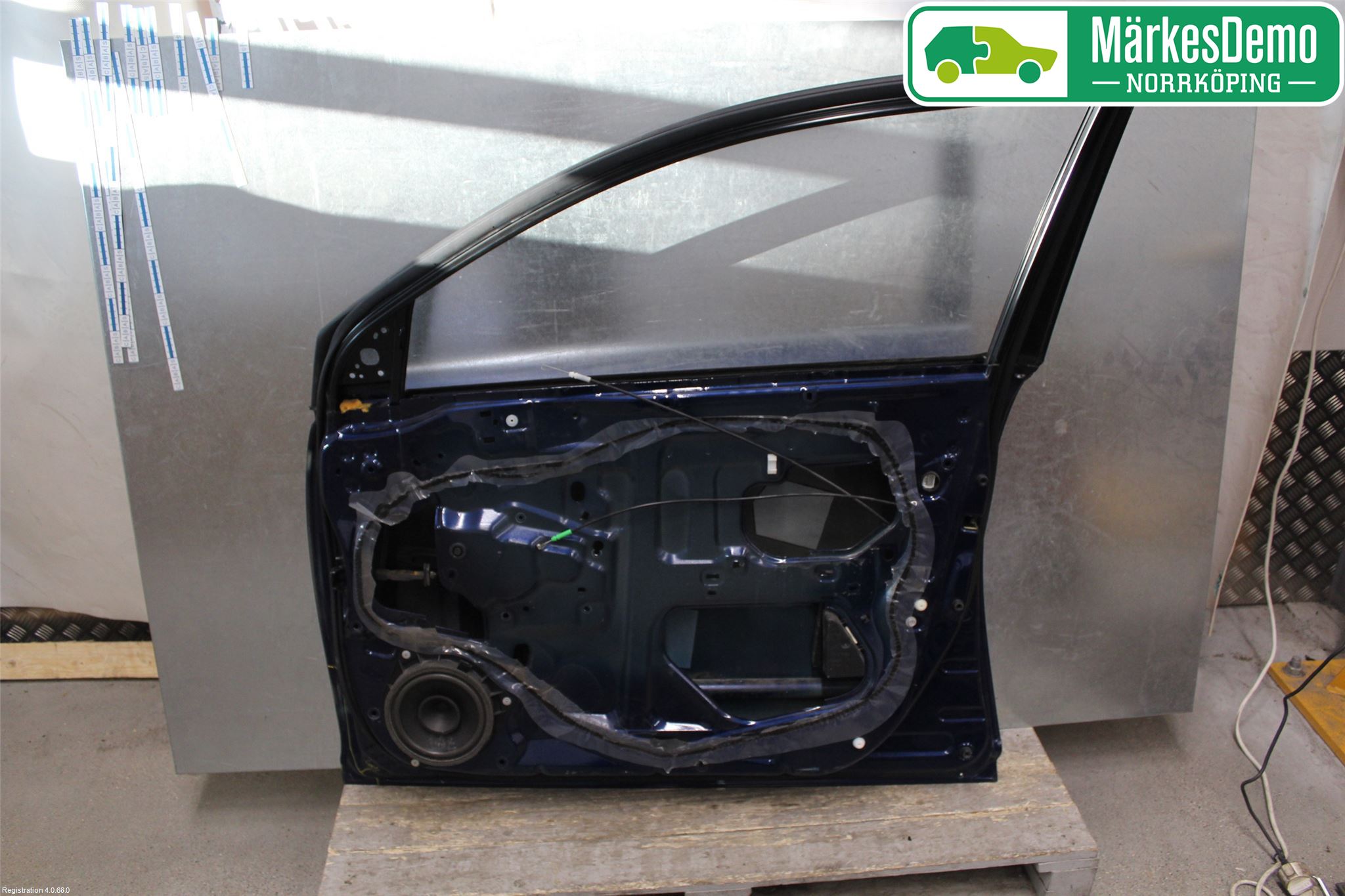 Toyota AVENSIS 03-06 Dörr Fram Höger