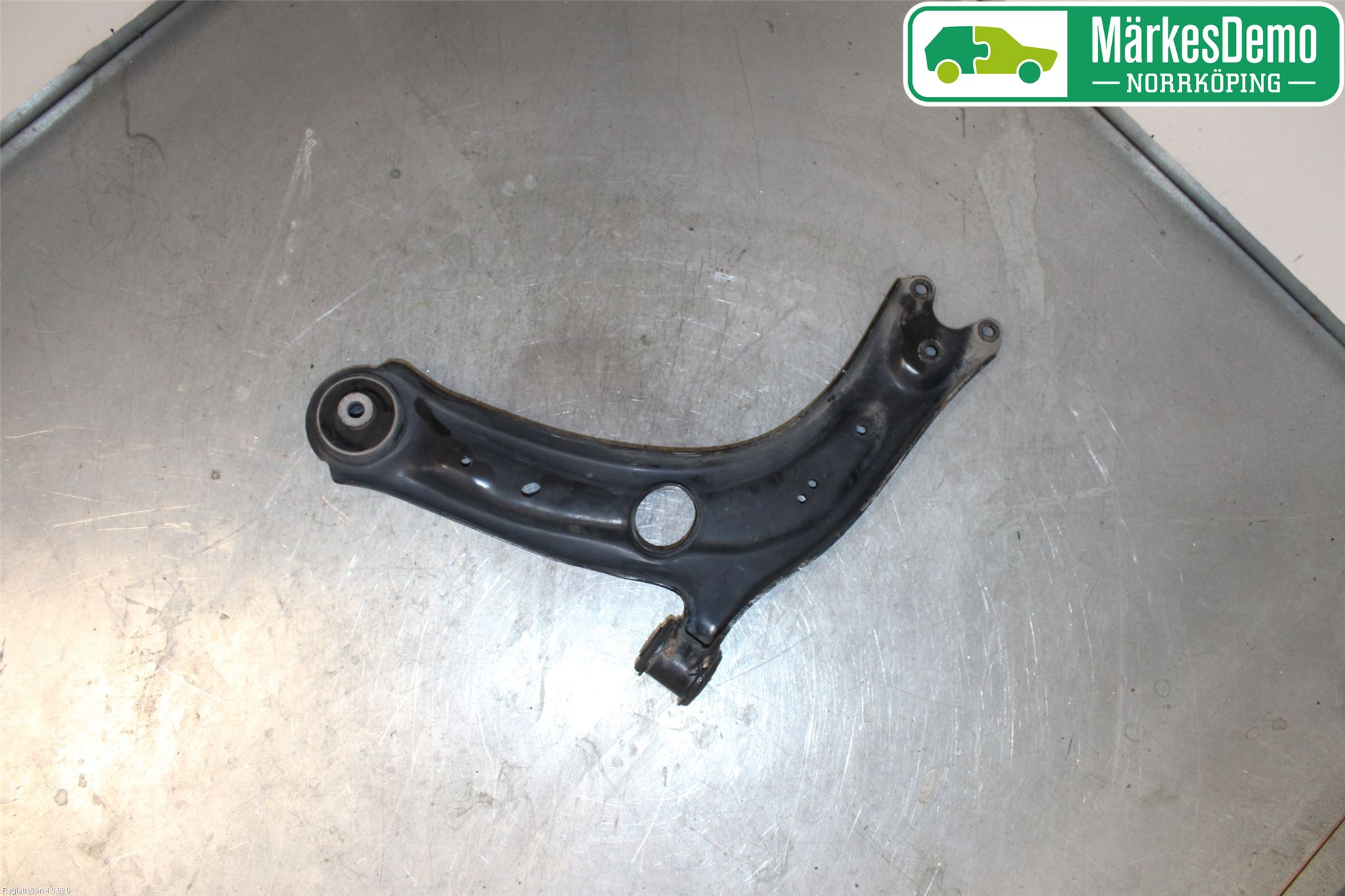 Volkswagen VW PASSAT 15-19 Bärarm Fram Undre Hö