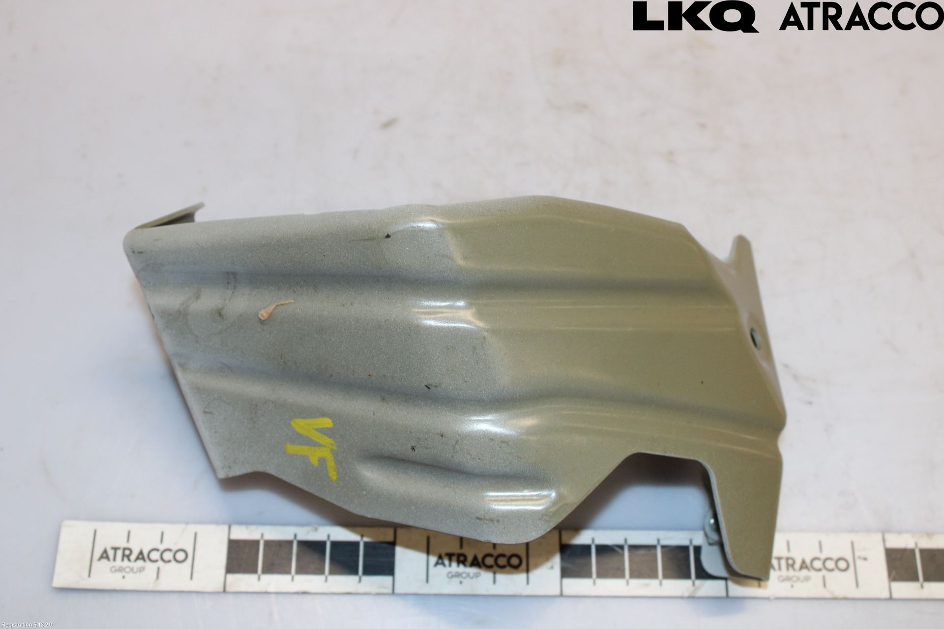 Volkswagen VW ID.7/TOURER 24- Skärmfäste Fram Vä