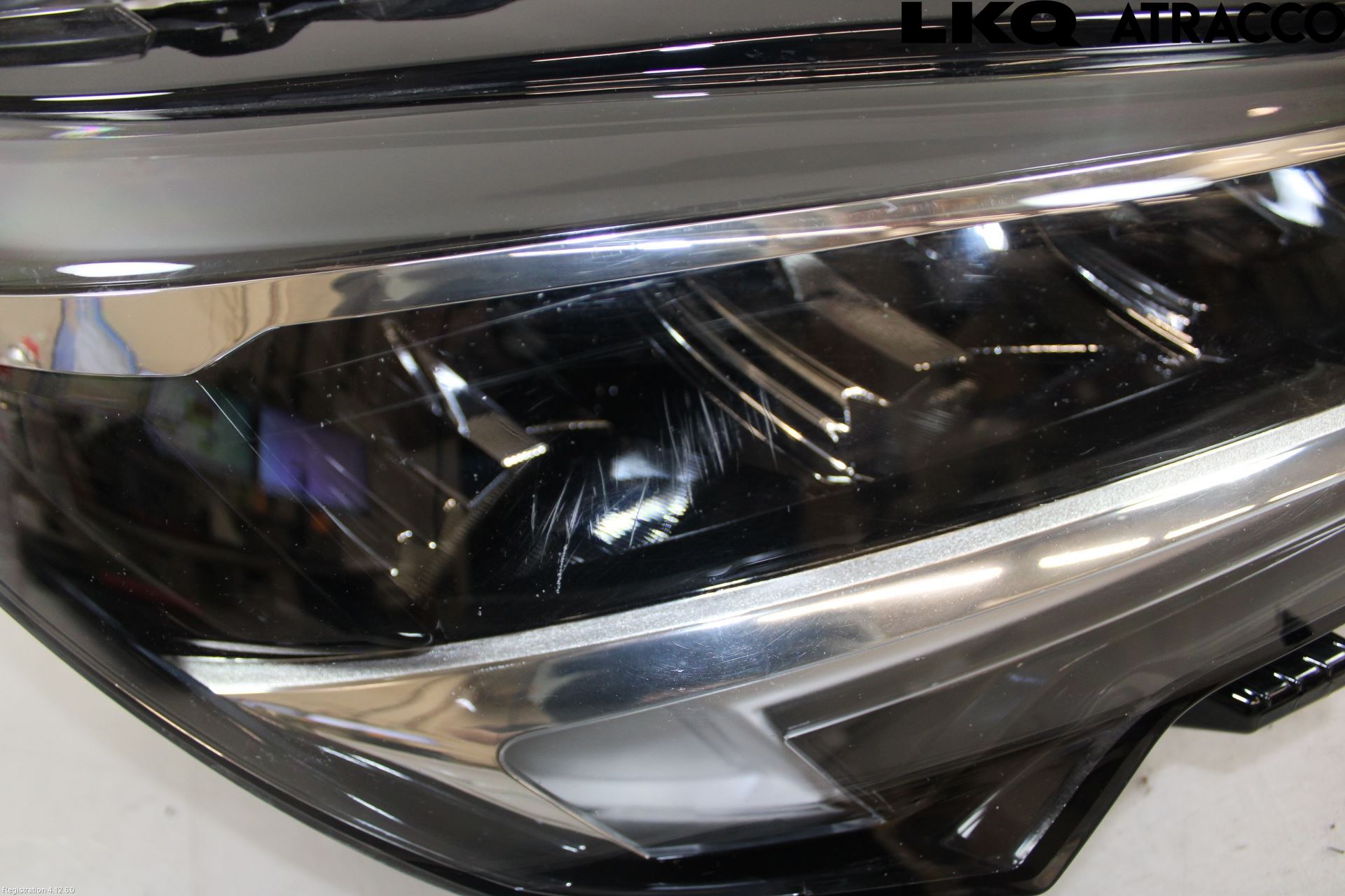 Opel CORSA F, CORSA-E 20- Strålkastare Höger