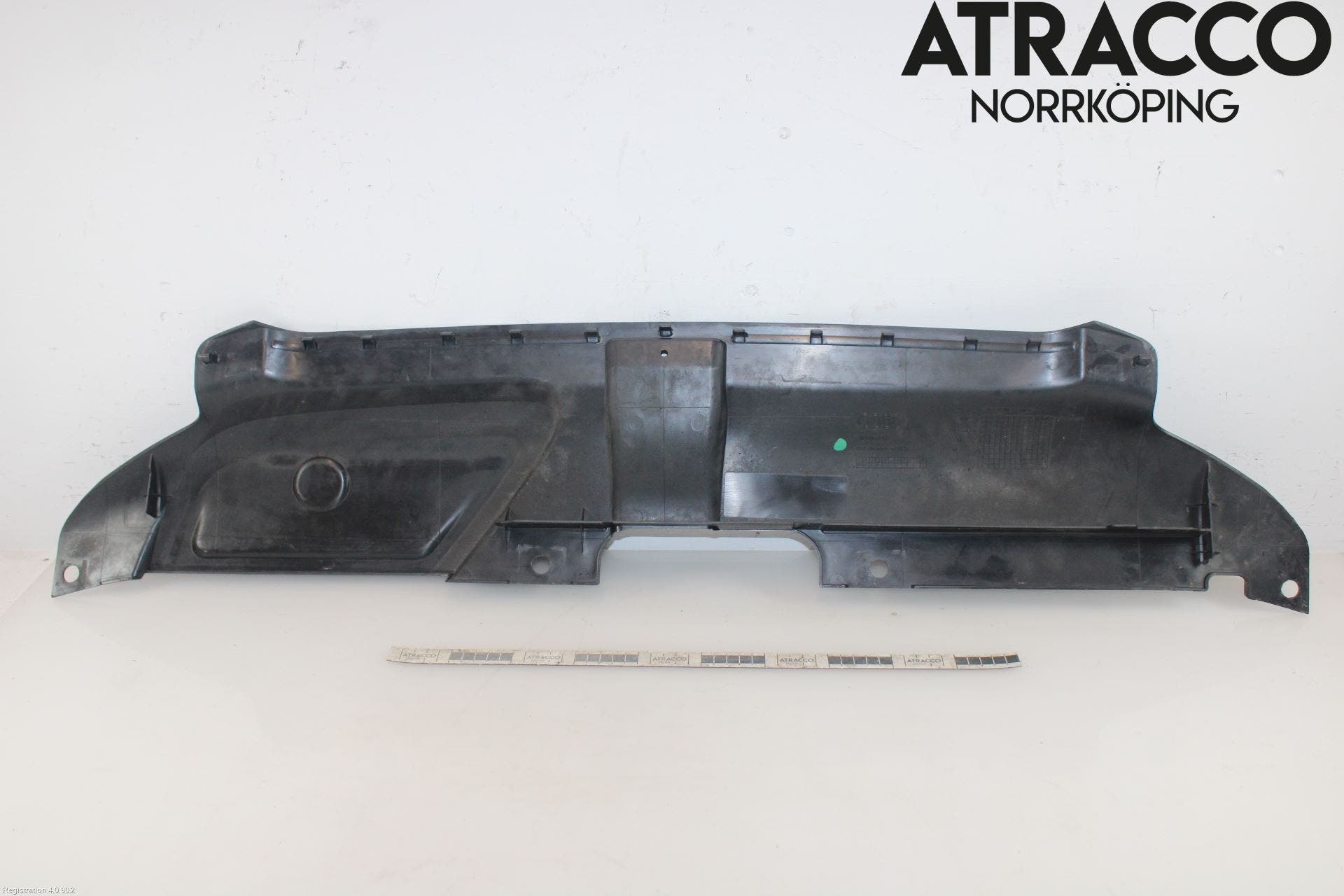 Audi A4 12-15 Frontplåt Övre