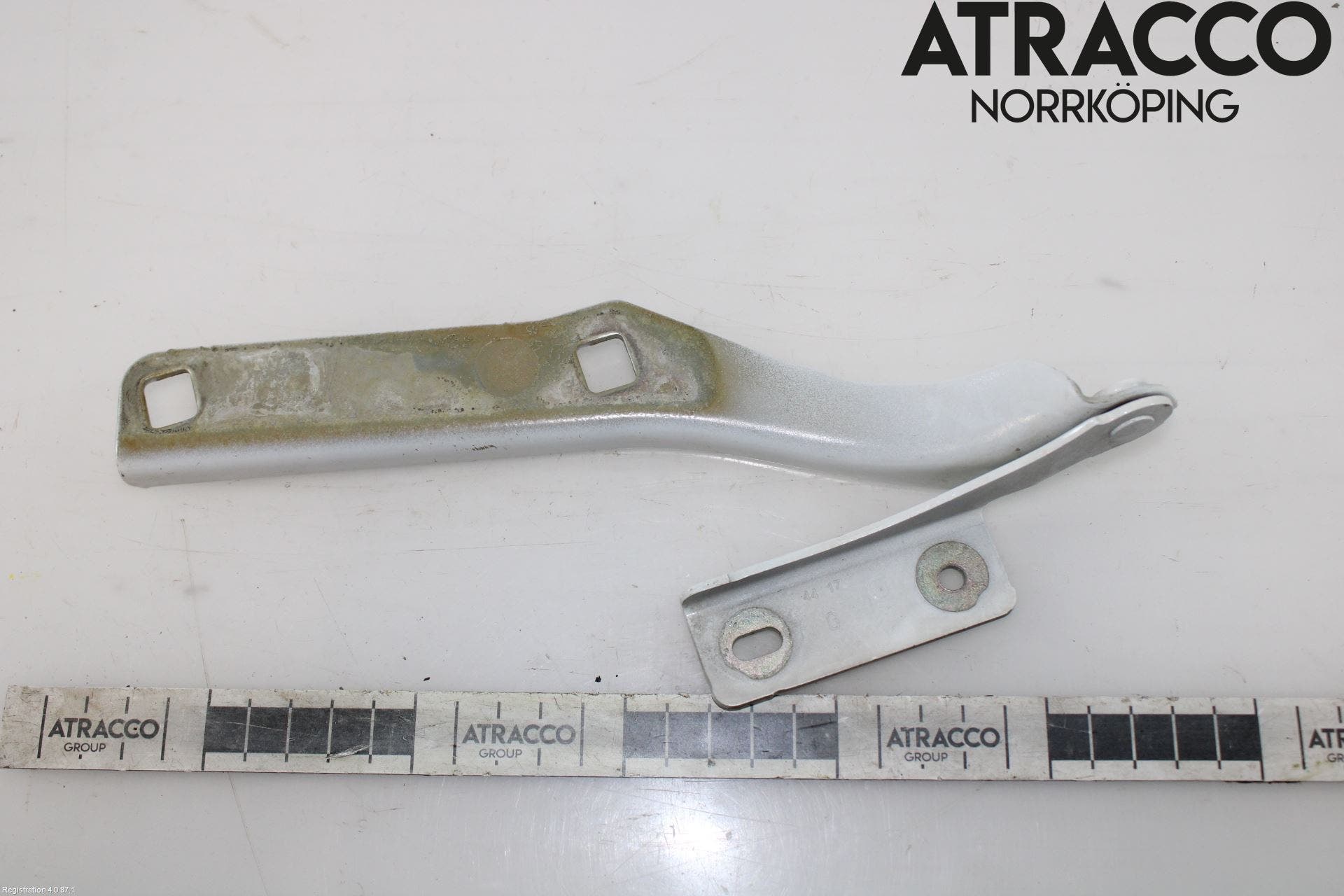 Peugeot PARTNER 16-18 Huvgångjärn