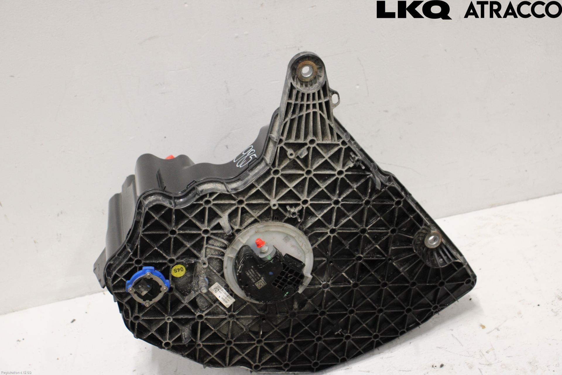 Audi A4/S4 B9 20- Adblue Tank