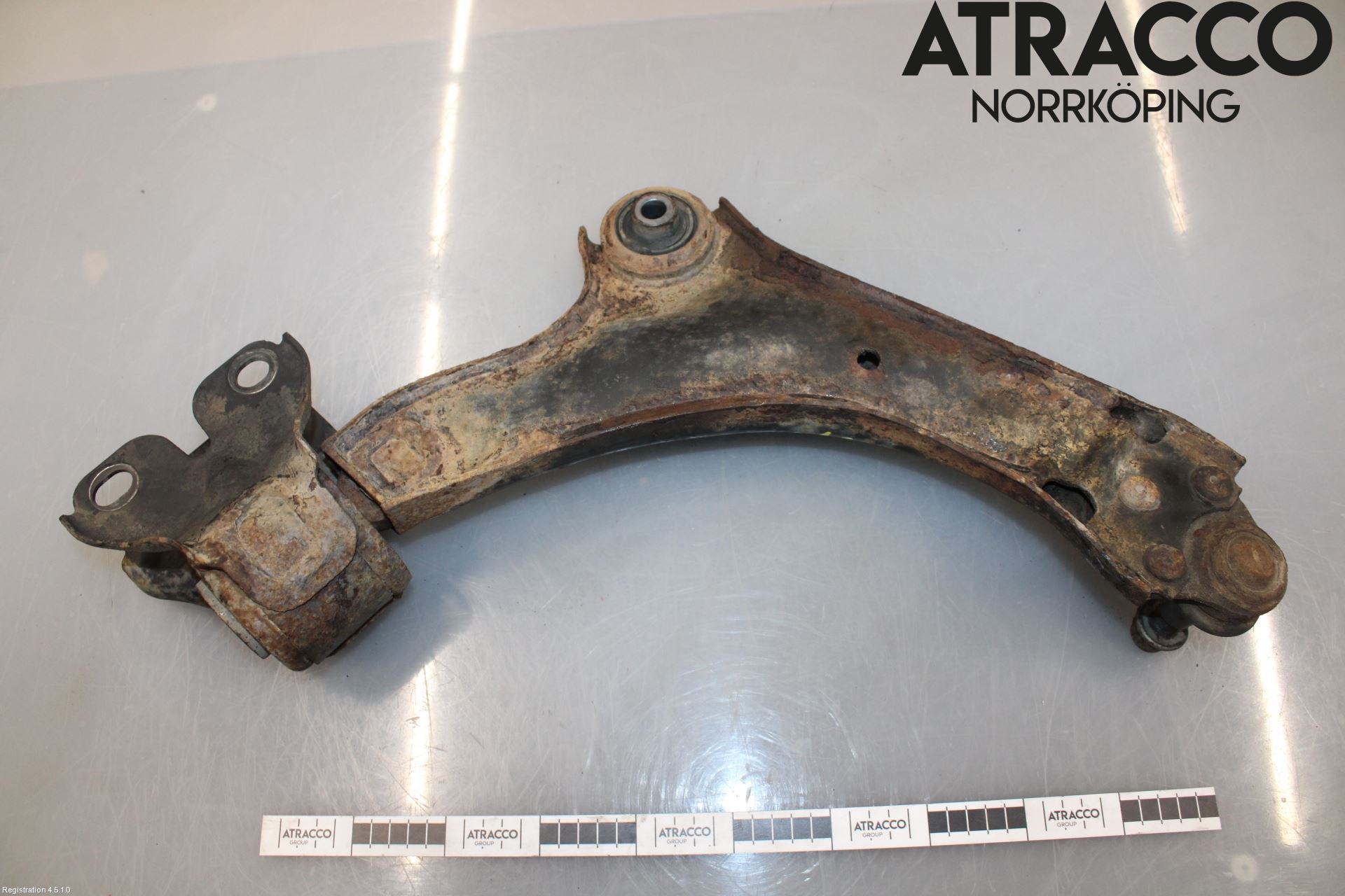 Volvo V70 08-13 Bärarm Fram Undre Vä