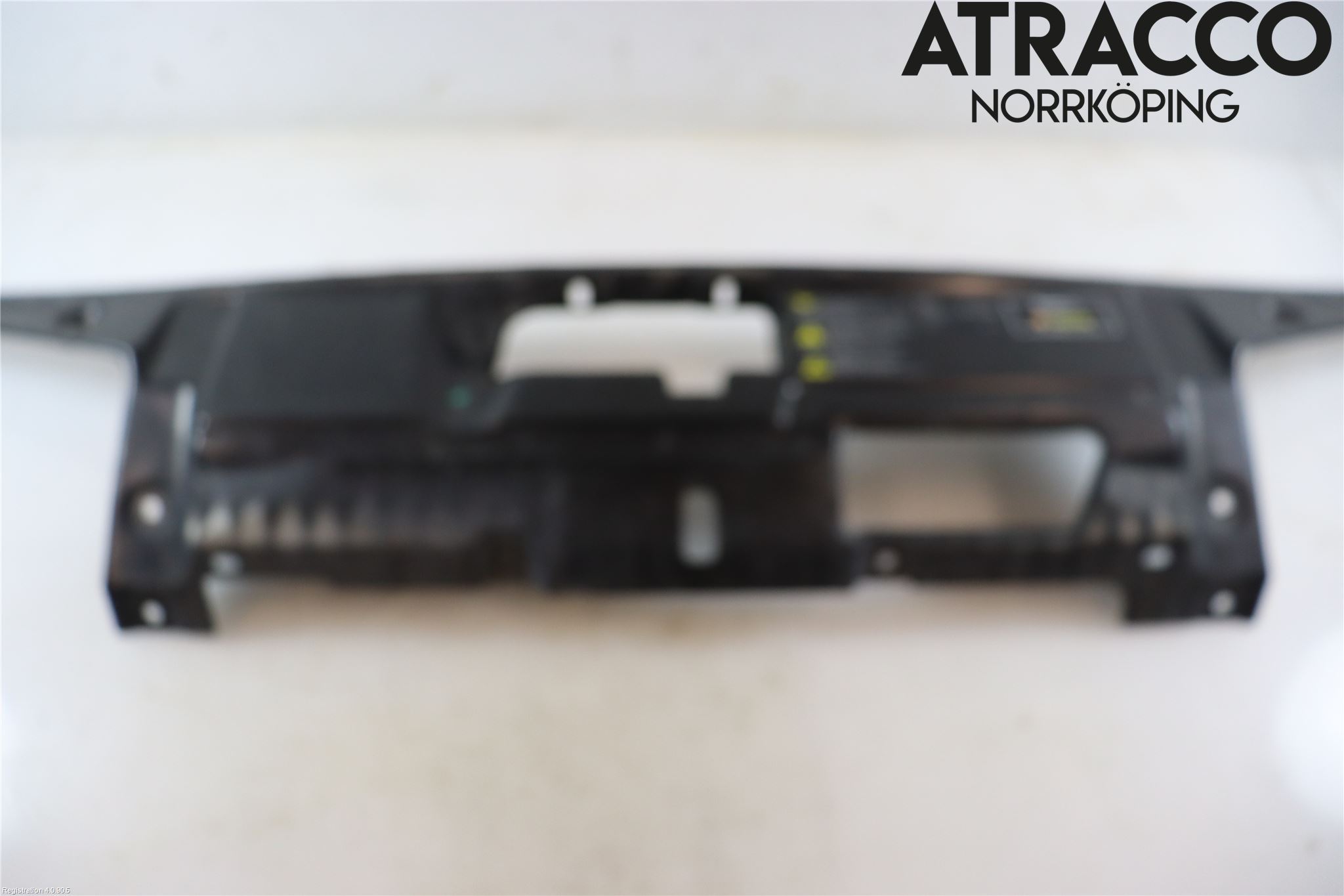 Skoda FABIA 99-07 Front Huvlåsplåt-Balk