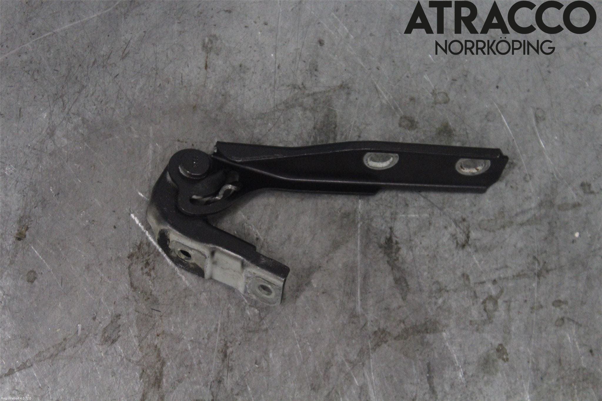 Audi A3/S3     04-05 Huvgångjärn