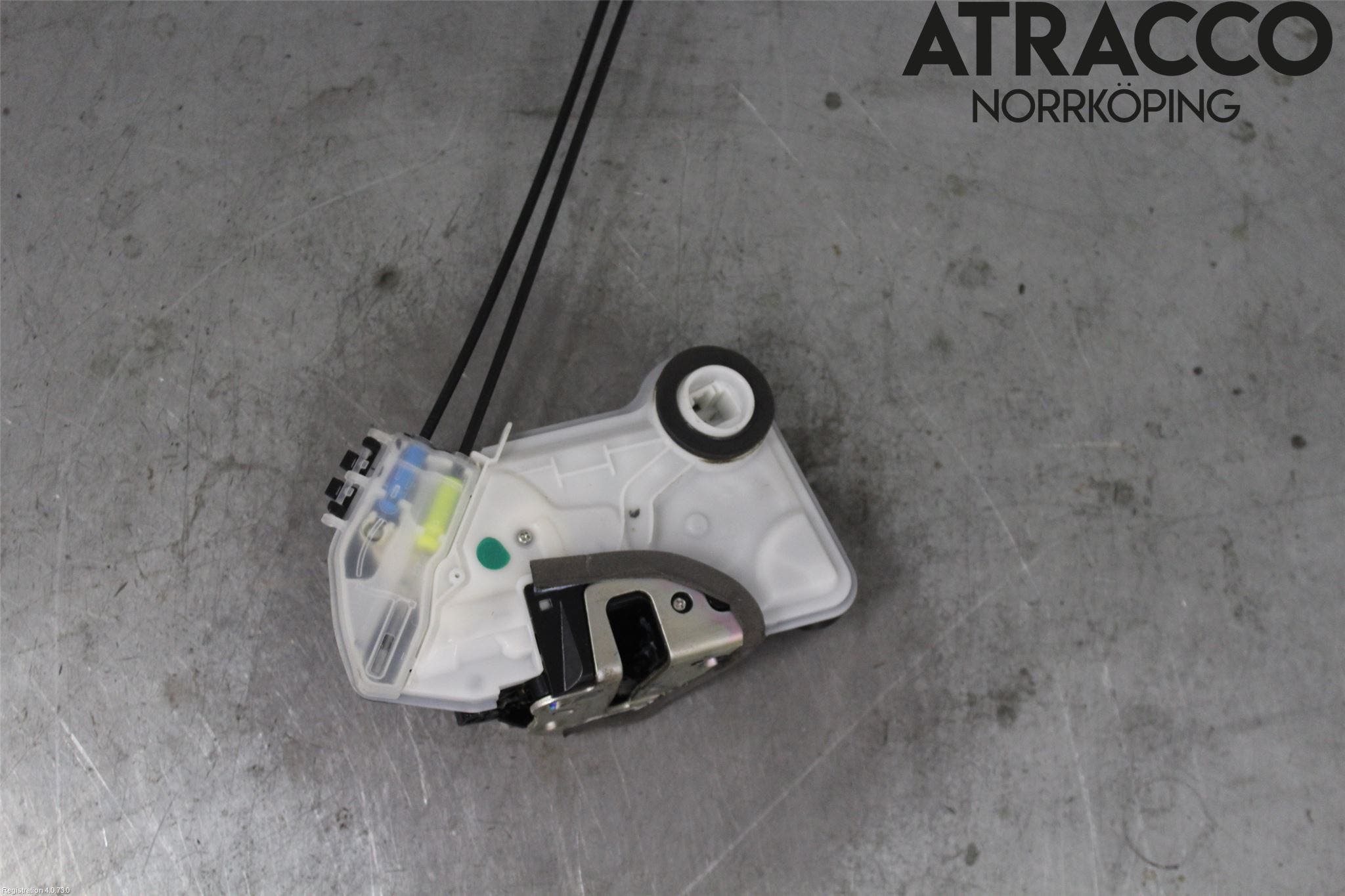 Toyota HILUX 16- Låskista-Dörrlås