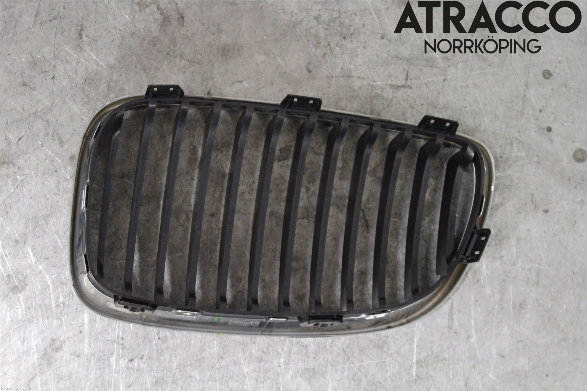 BMW 1 E87/81 5D/3D 03-11 Grilldel Höger