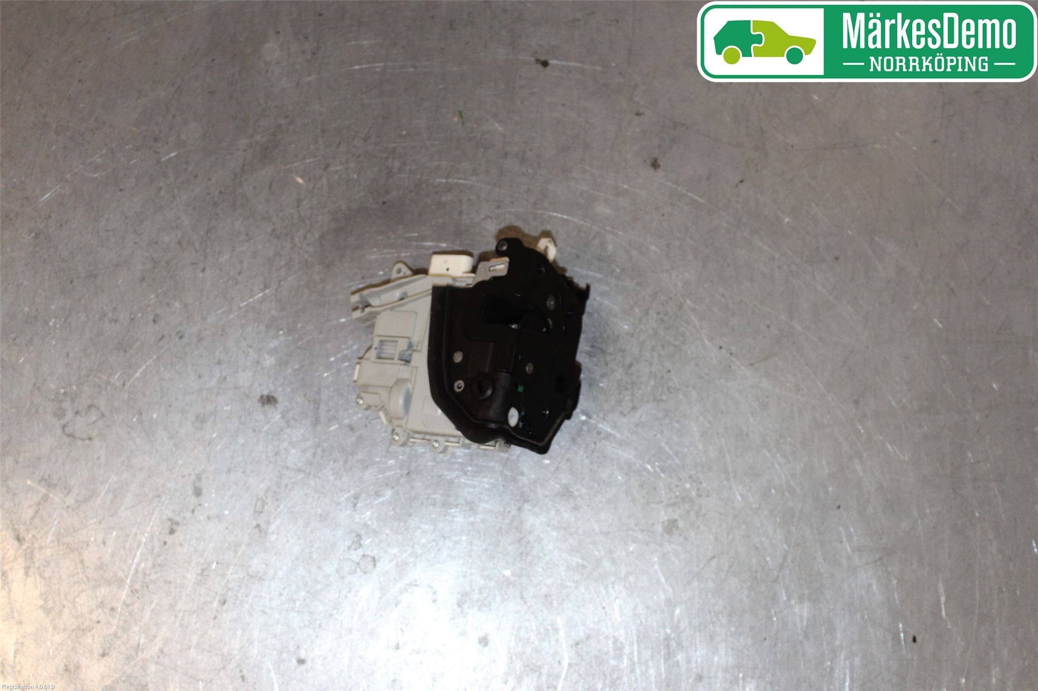 Audi A4 12-15 Låskista-Dörrlås