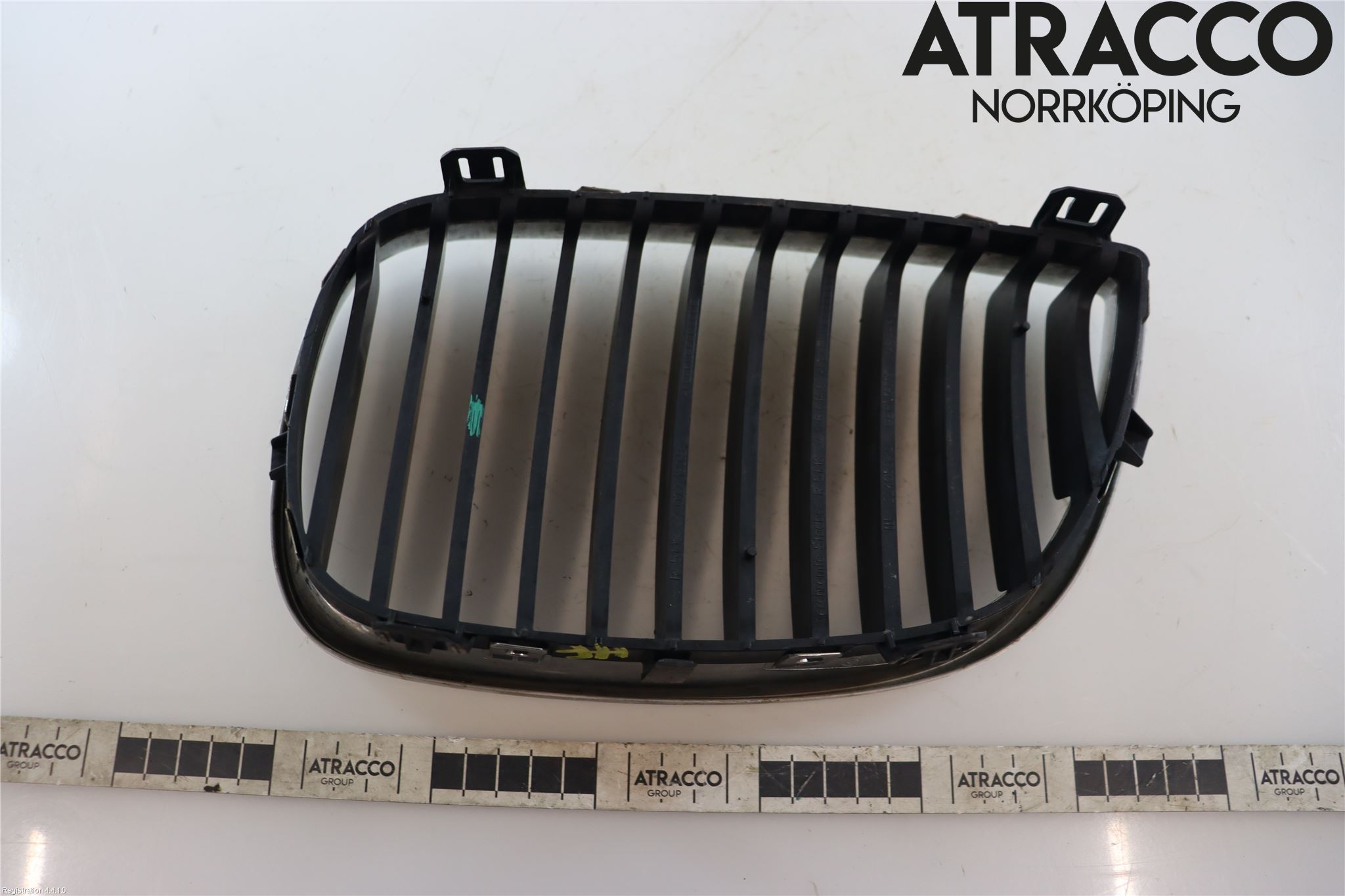 BMW 1 E87/81 5D/3D 03-11 Grilldel Höger