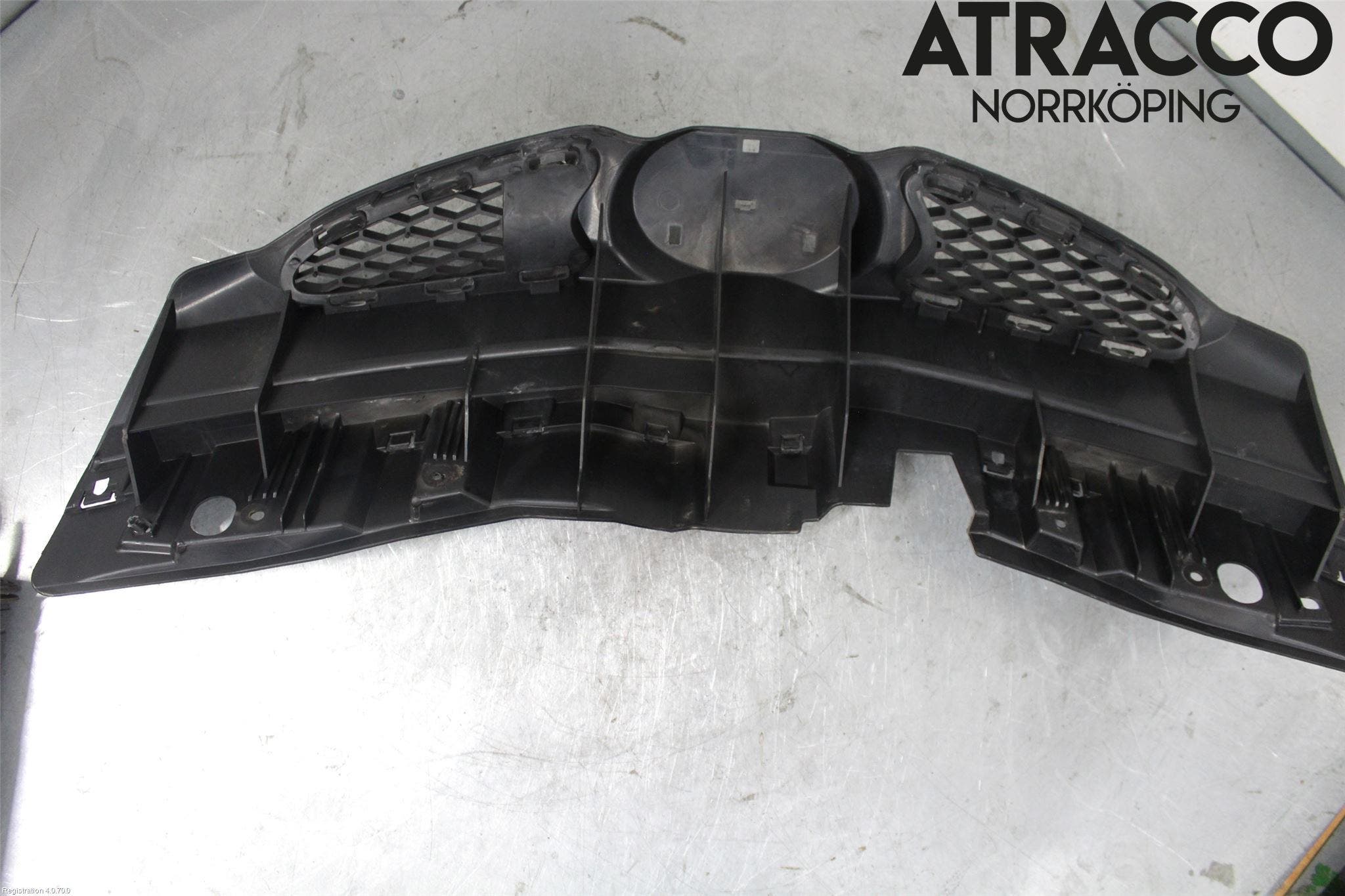 Toyota AYGO 06-14 Grill Komp