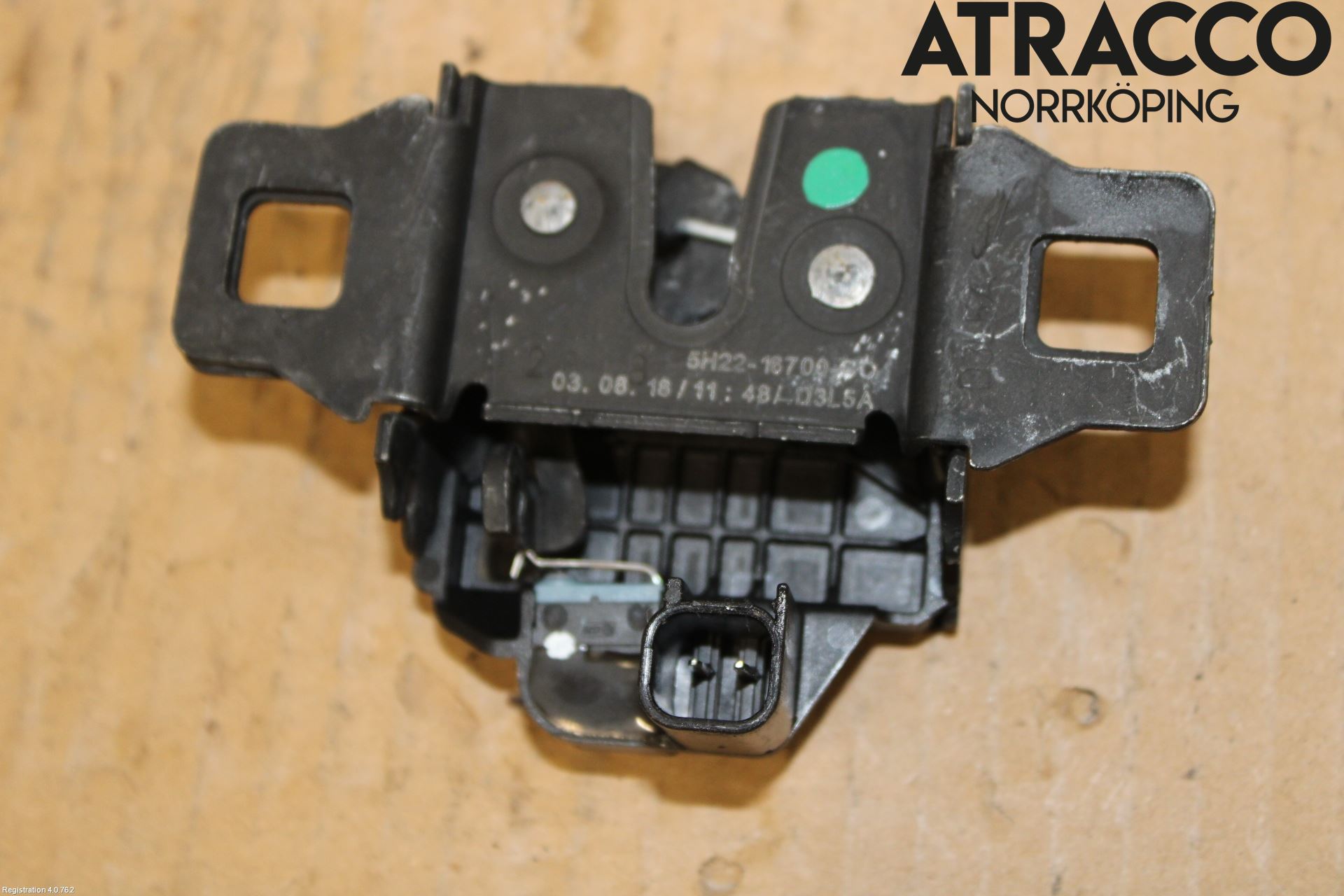 Jaguar E-PACE 17- Huvlås