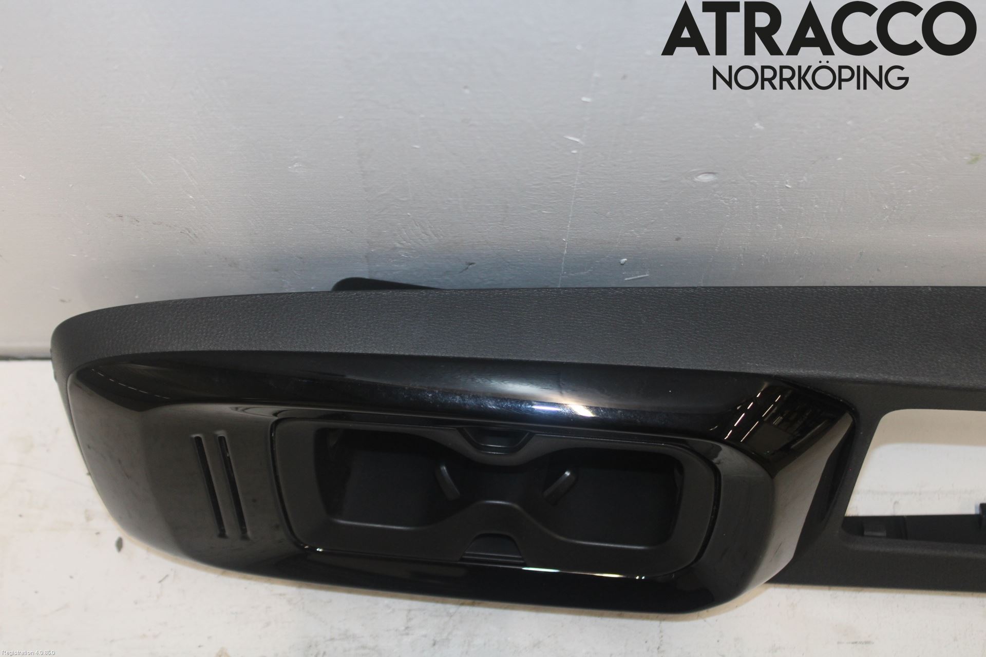 Volkswagen VW ID.4 21- Instrumentkonsoll Mitt