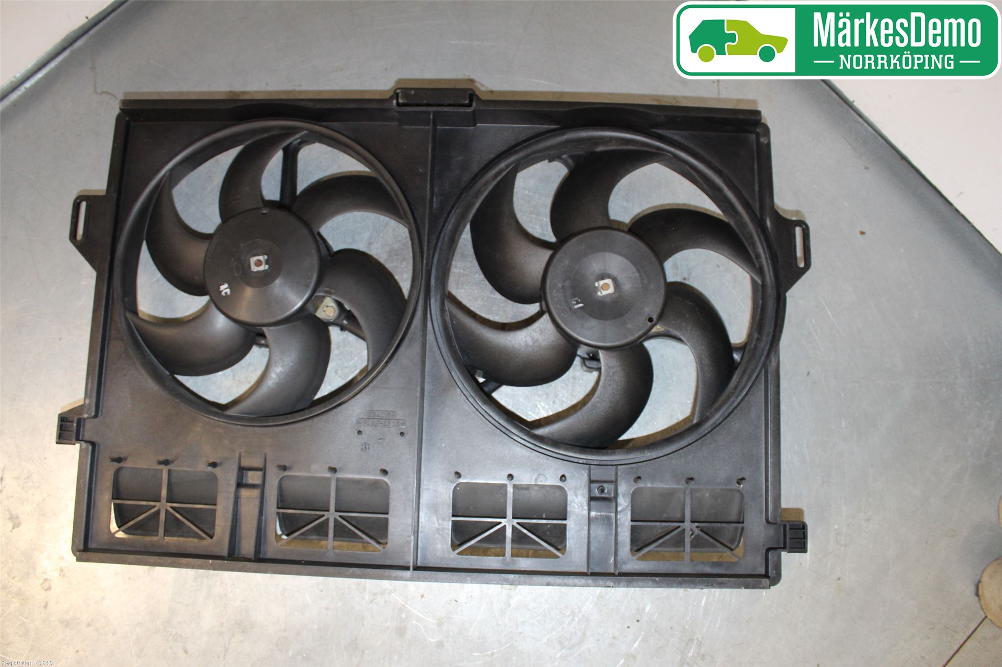 Jaguar XK8/XKR   96-06 Kylfläktkåpa