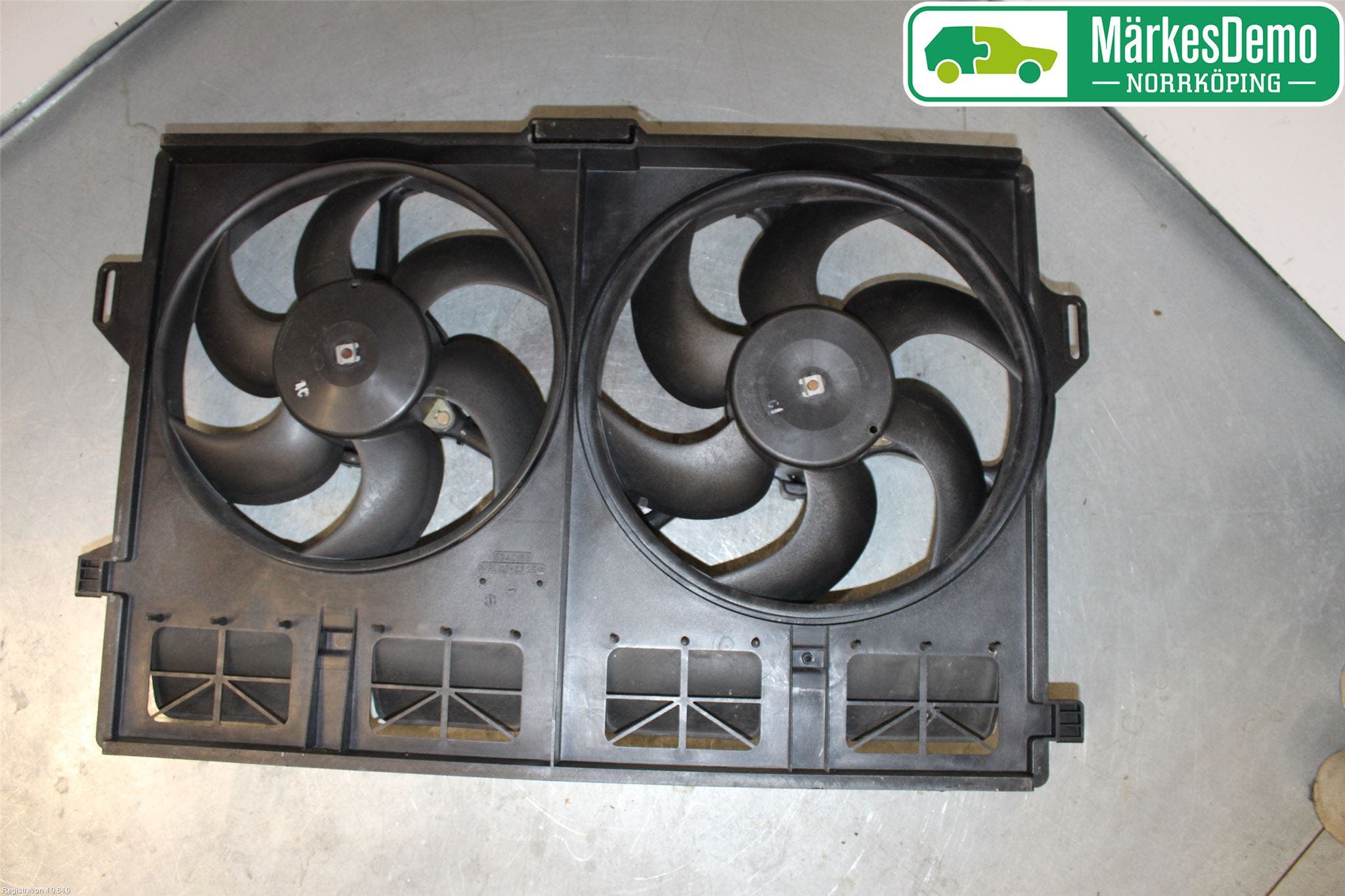 Jaguar XK8/XKR   96-06 Kylfläktkåpa