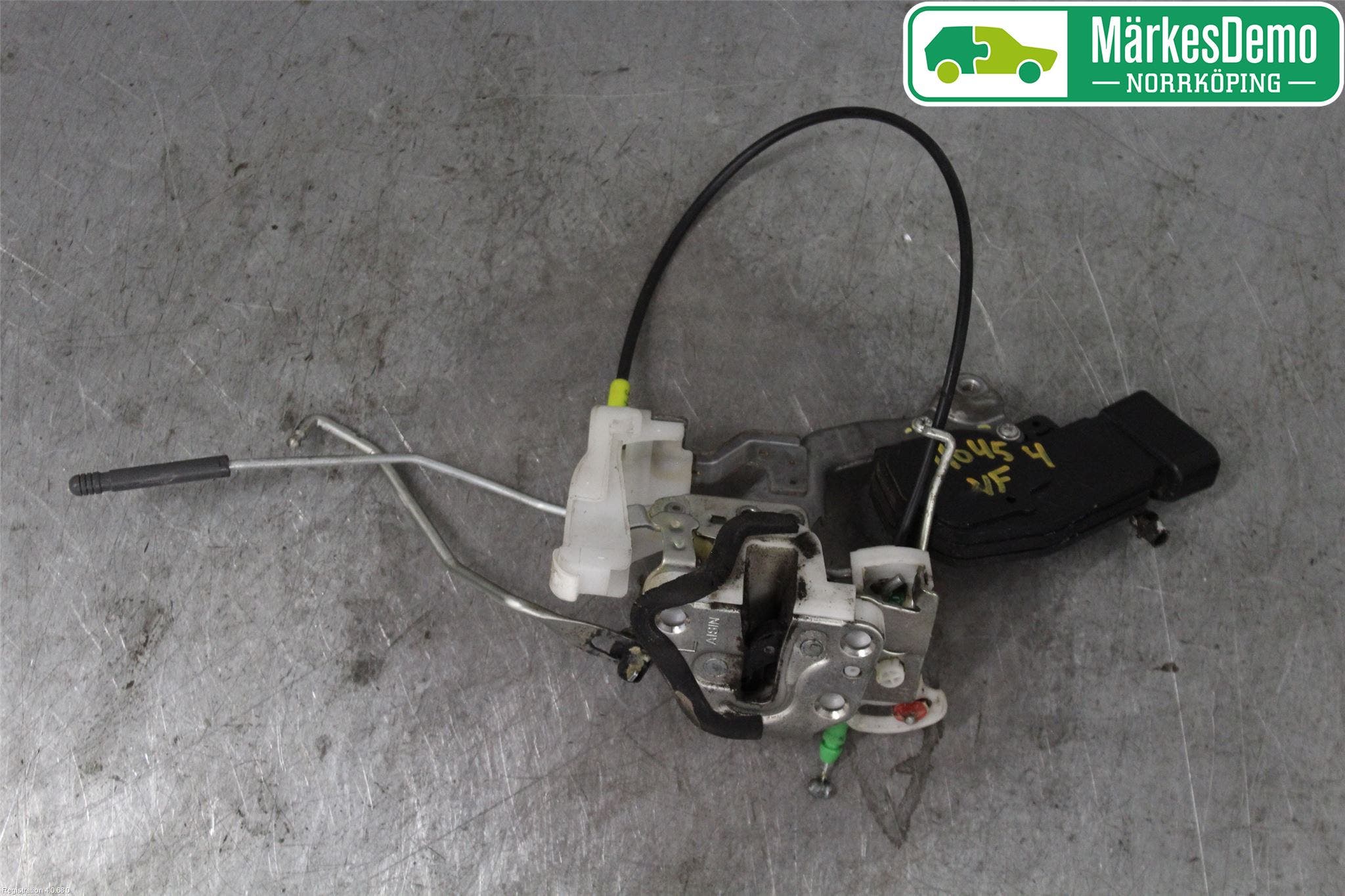 Toyota AYGO 06-14 Låskista-Dörrlås