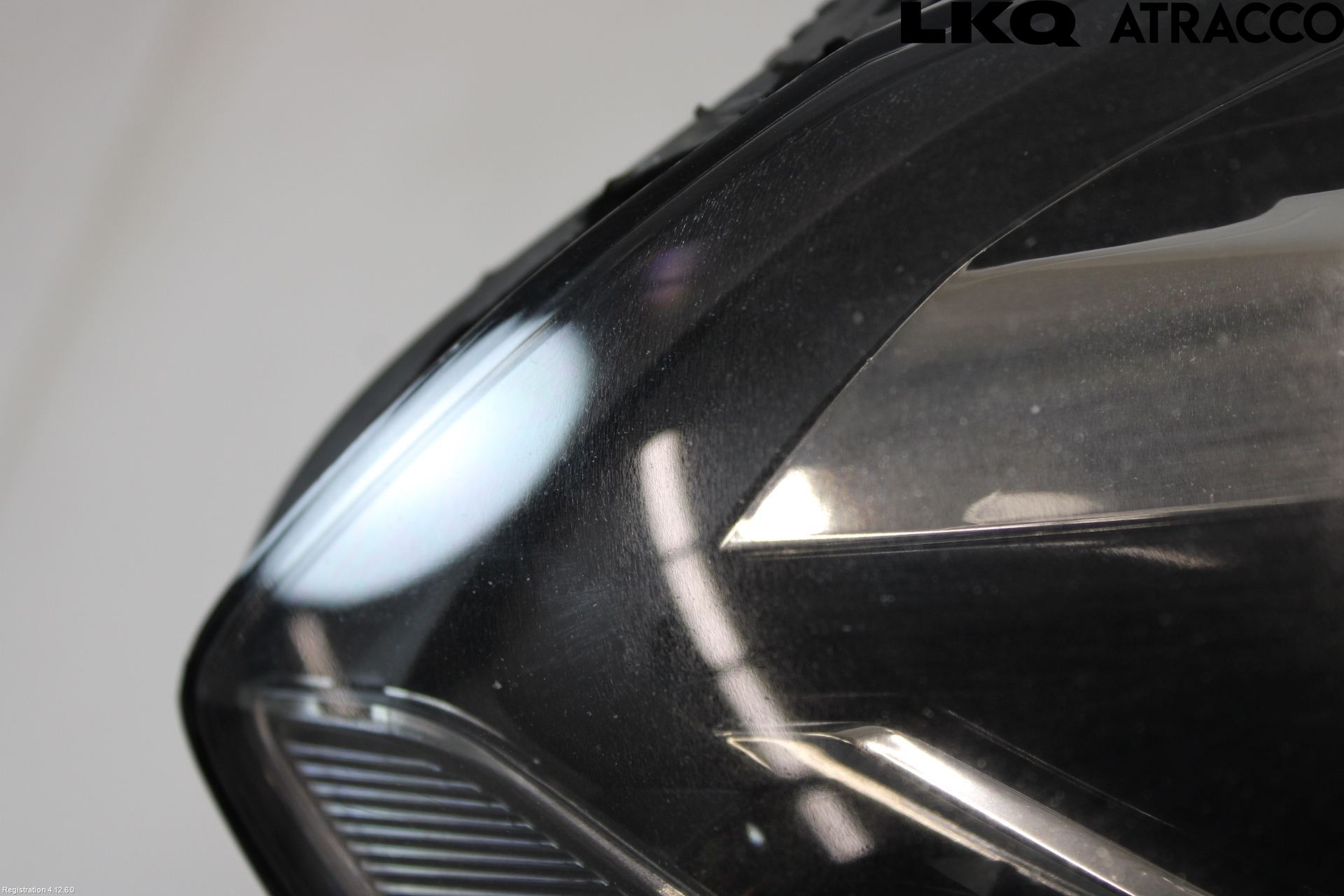 Volkswagen VW PASSAT 11-14 Strålkastare Höger