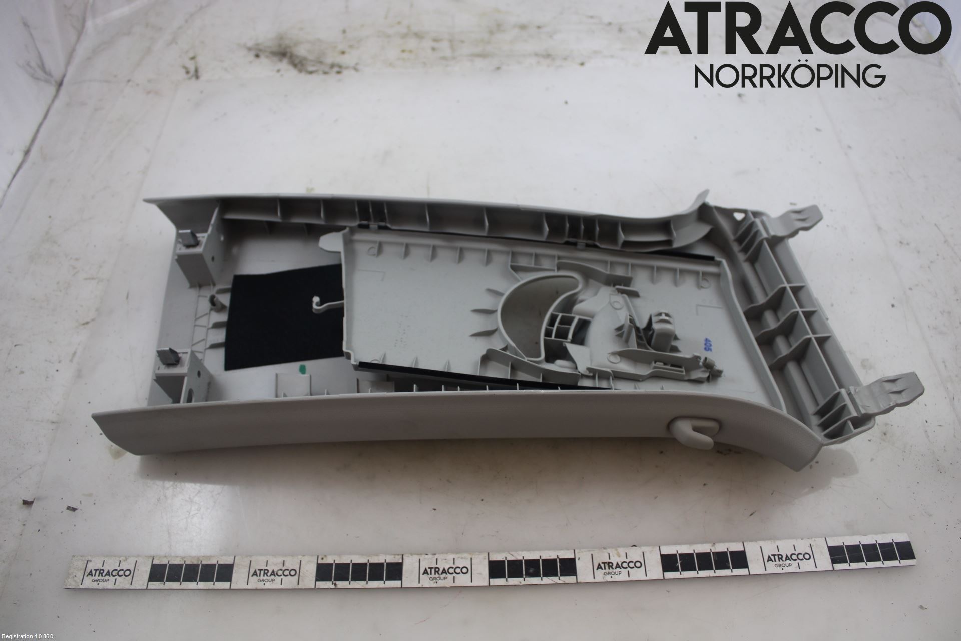 Audi Q3 F3 19- Inr Plastd A-B-C Stolpe