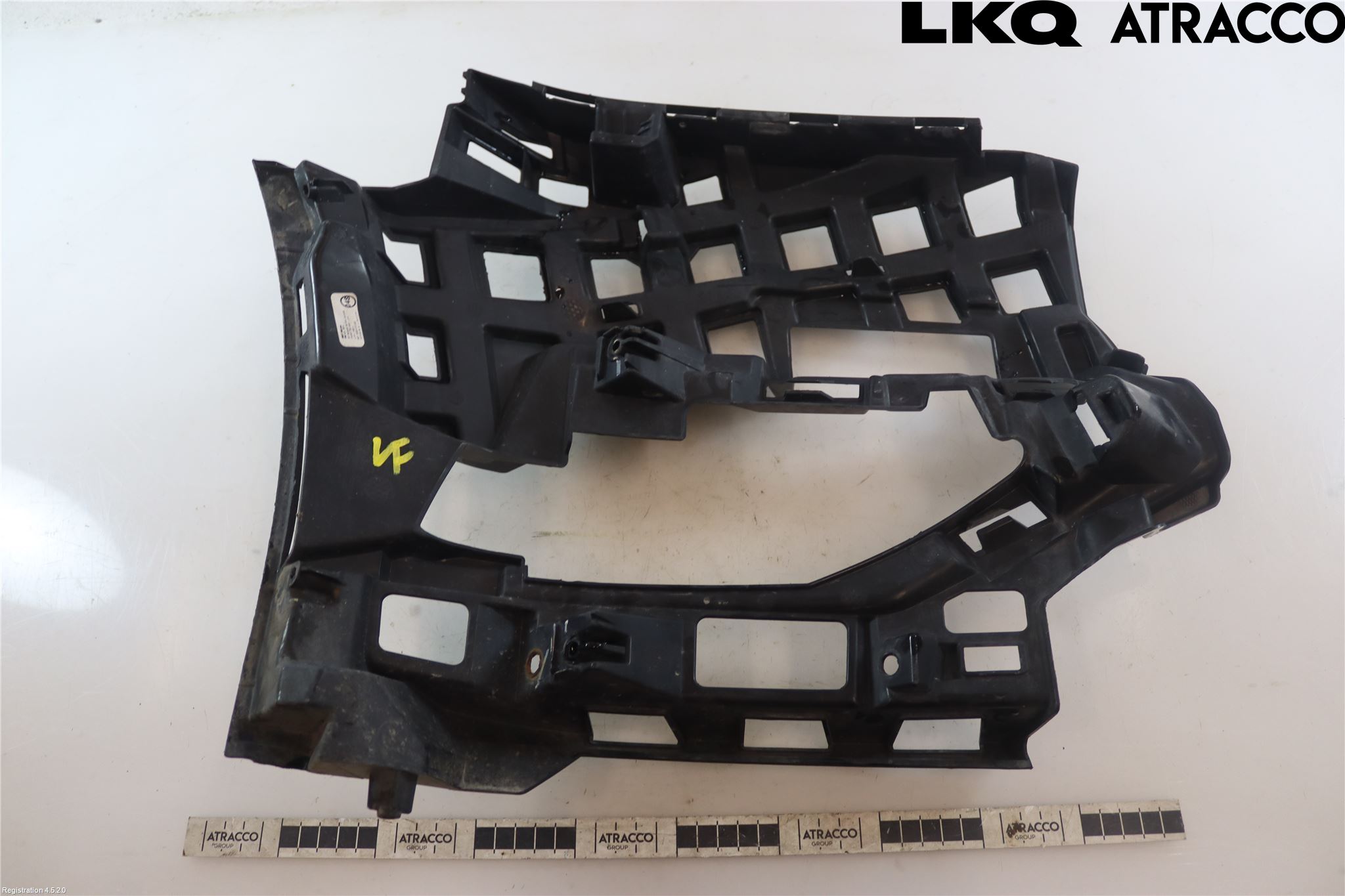 Volkswagen VW JETTA VI 11- Stötfångarfäste Fram Vä