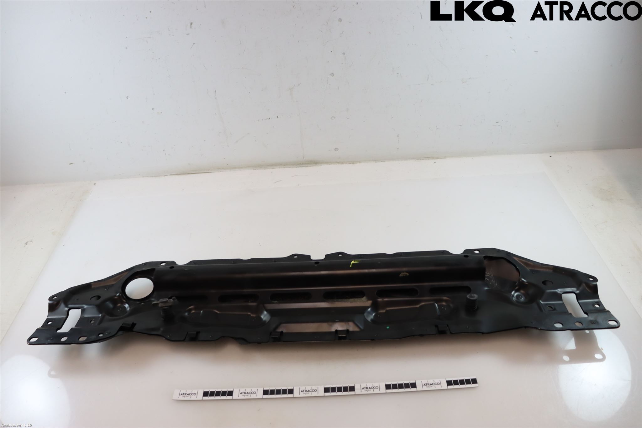 BMW 5 E60/61 Sed/Tou 02-10 Front Huvlåsplåt-Balk
