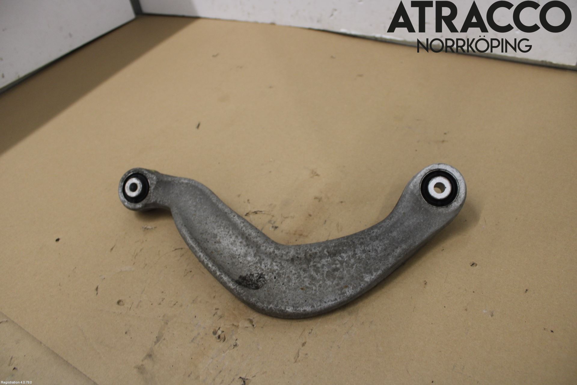 Audi A4 12-15 Bärarm Bak Övre Vänster