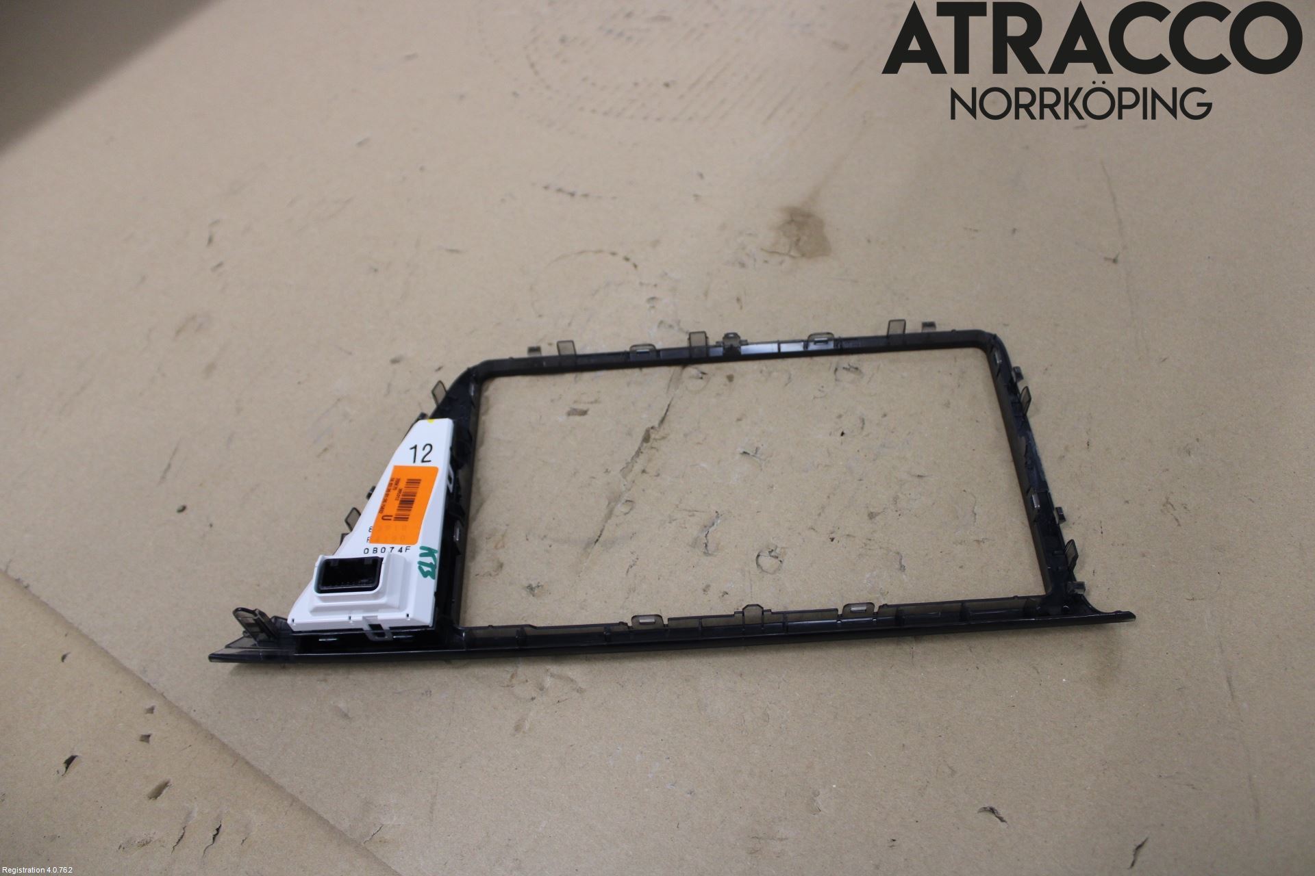 Toyota C-HR 16-23 Instrument-Radio Sarg