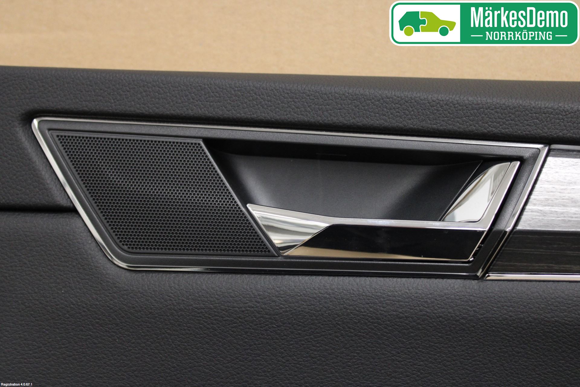 Skoda SUPERB 16-24 Dörrklädsel Hö