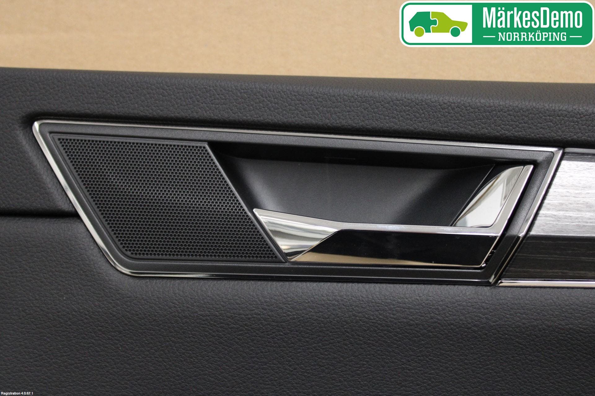 Skoda SUPERB 16-24 Dörrklädsel Hö