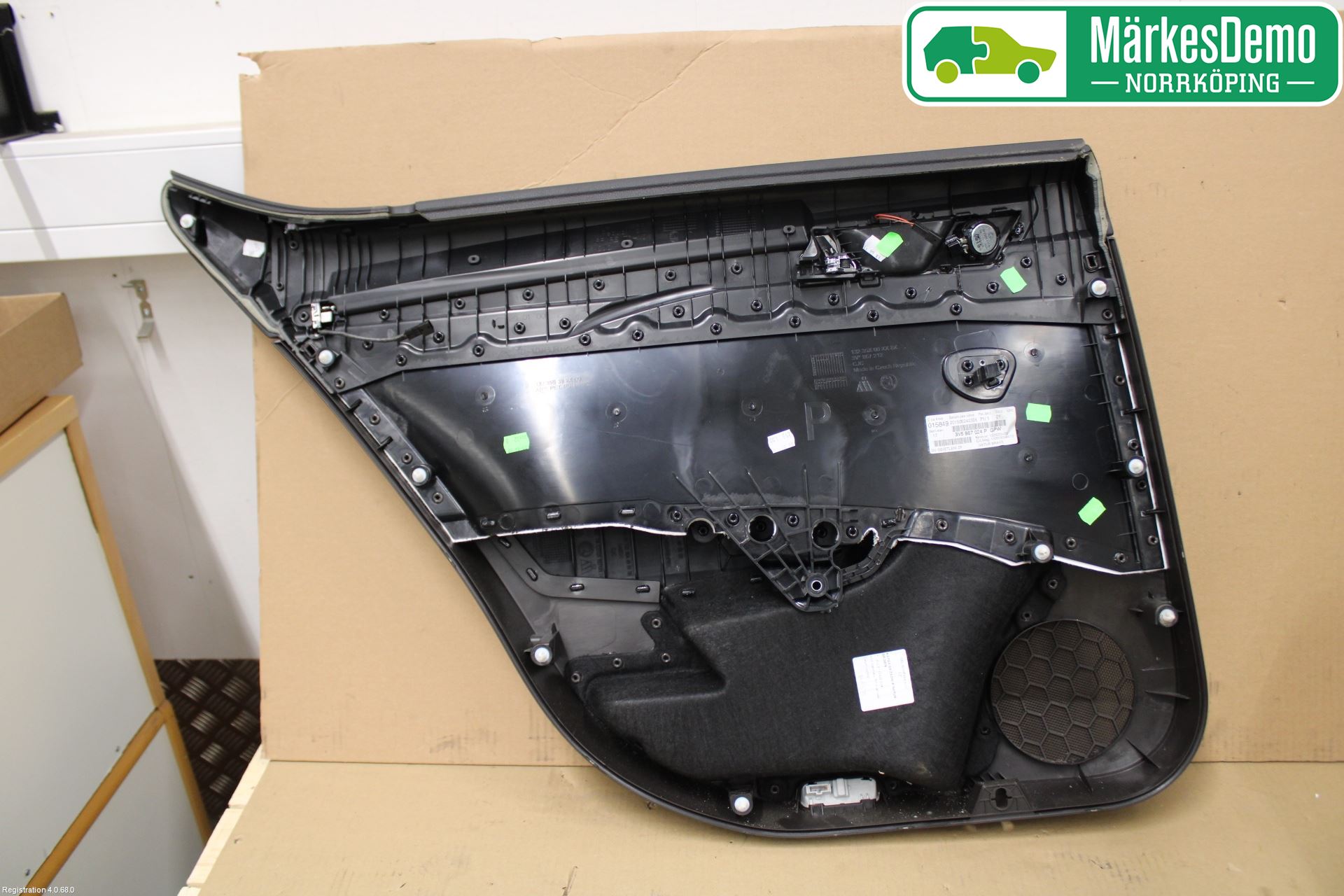 Skoda SUPERB 16-24 Dörrklädsel Hö