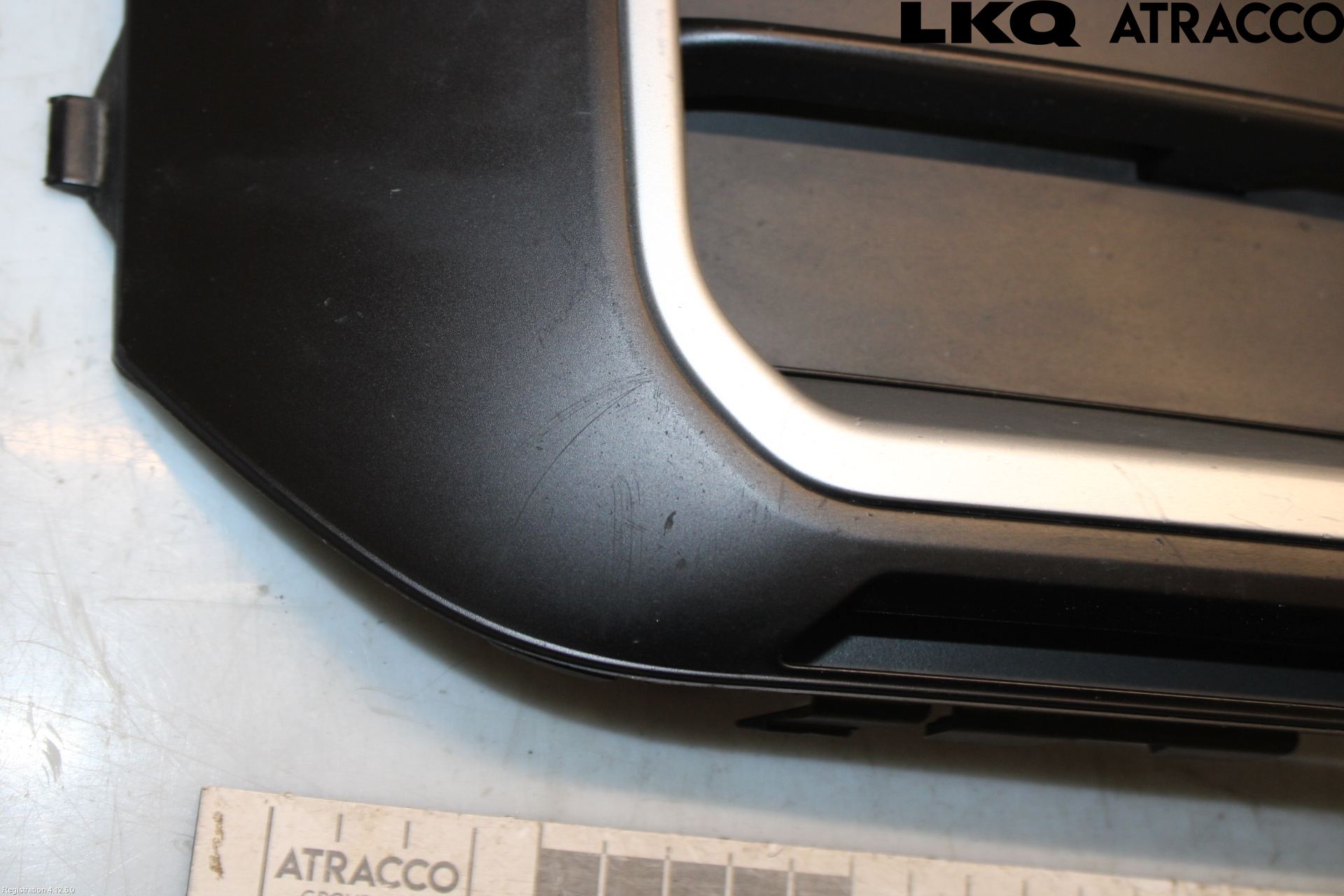 Audi Q2/SQ2 17- Grilldel Höger