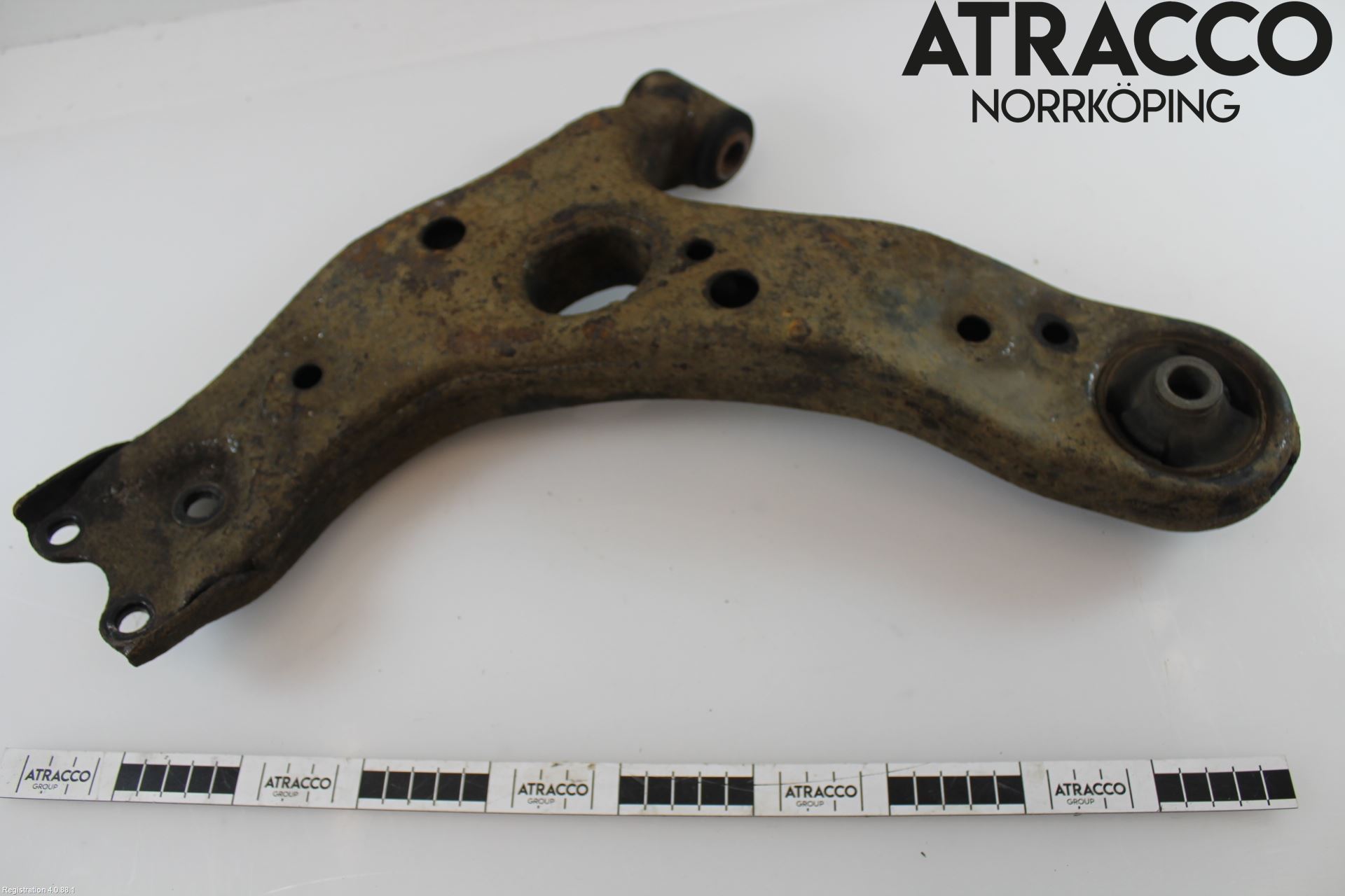 Toyota AVENSIS 09-15 Bärarm Fram Undre Hö
