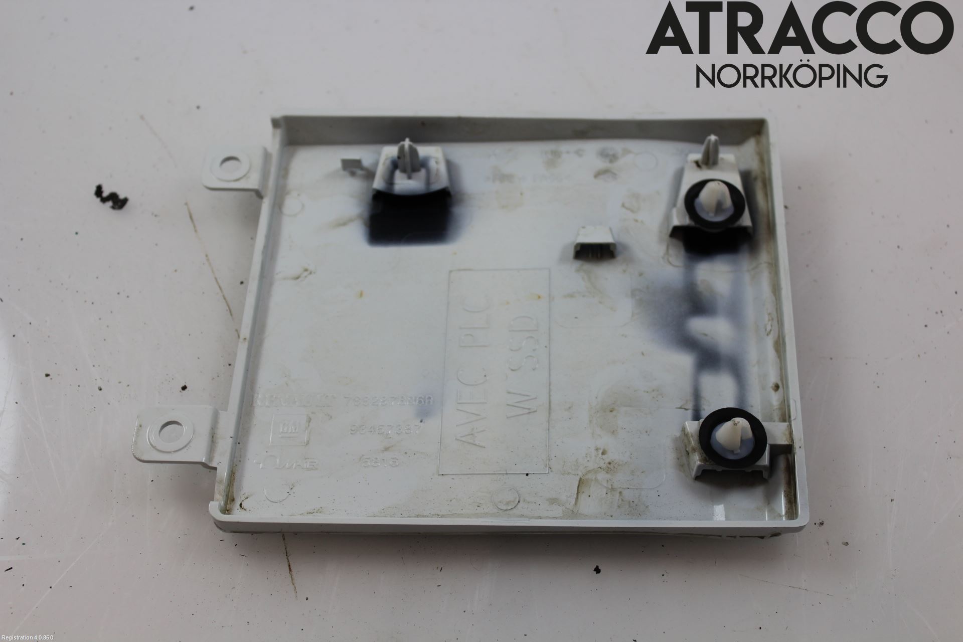 Renault TRAFIC/E-TECH 15- Tanklucka