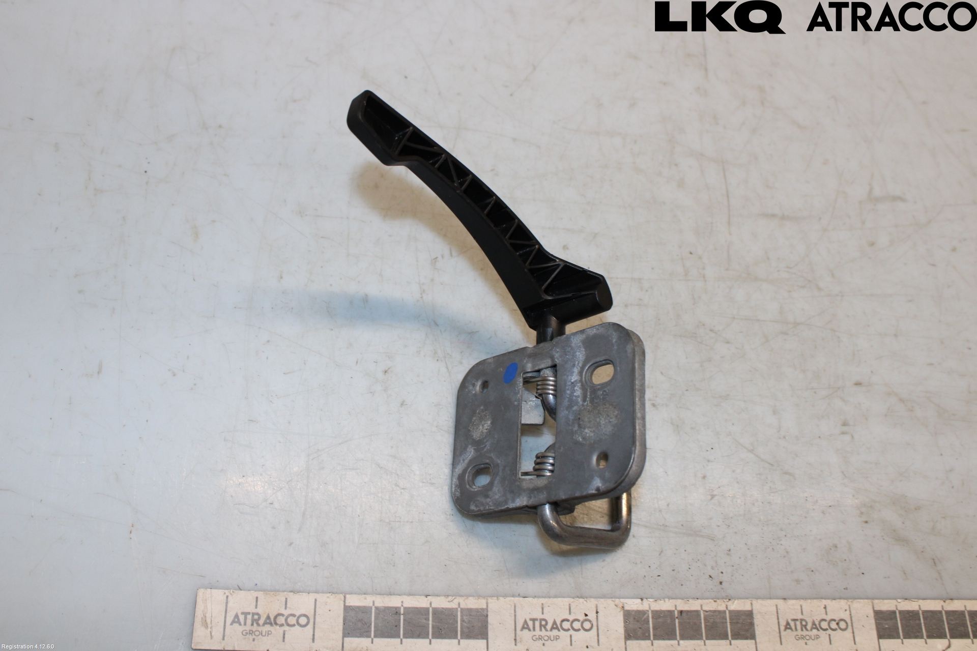 Volkswagen VW ID.4 21- Huv Spärr