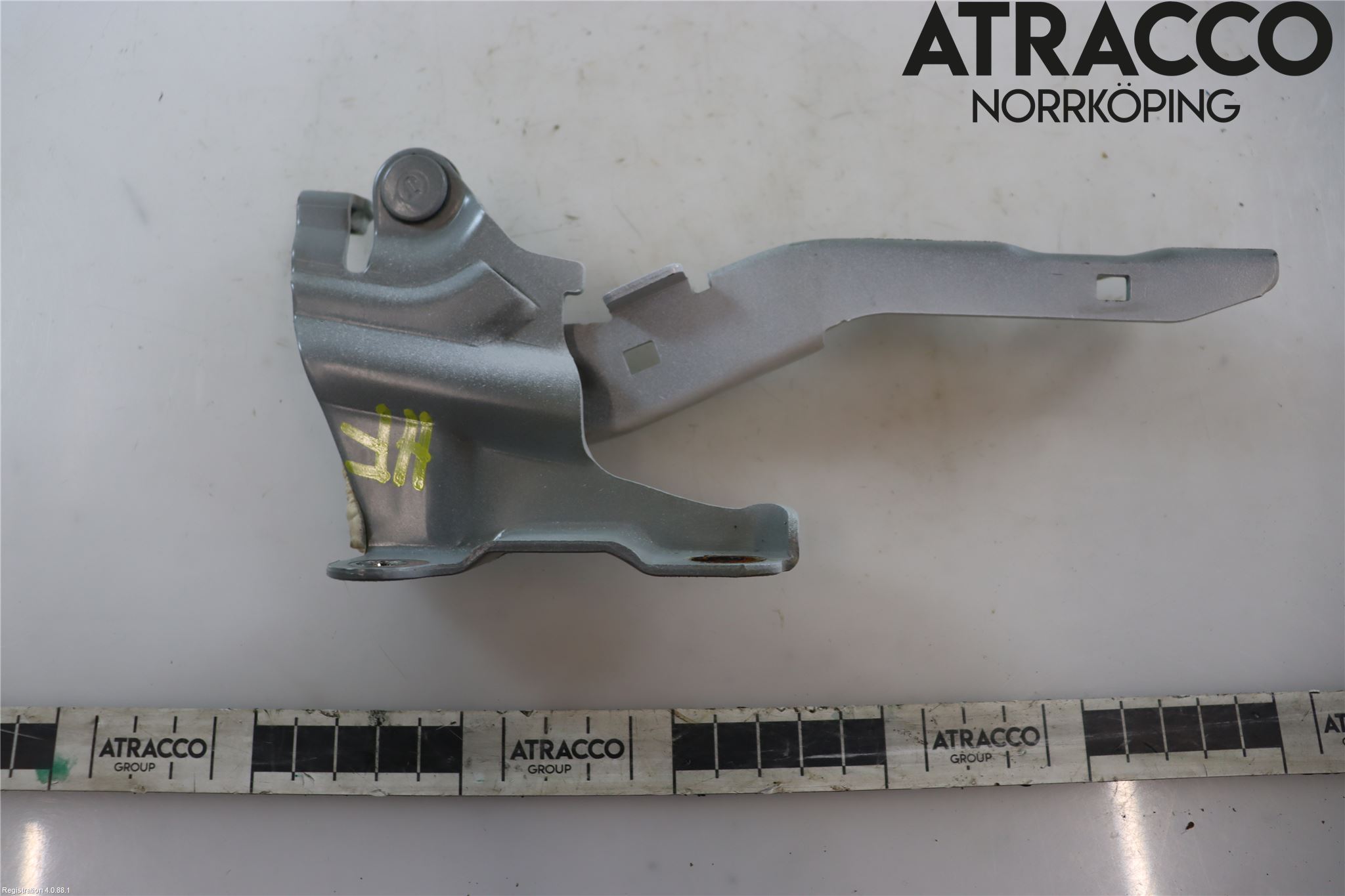 Kia CEED 06-12 Huvgångjärn