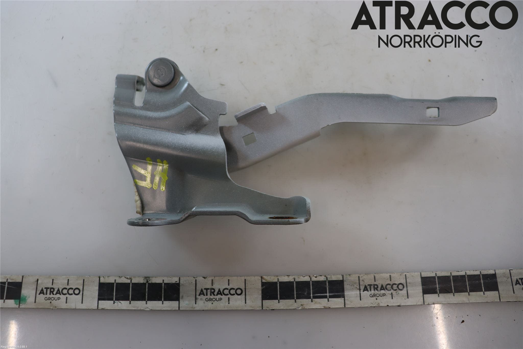 Kia CEED 06-12 Huvgångjärn