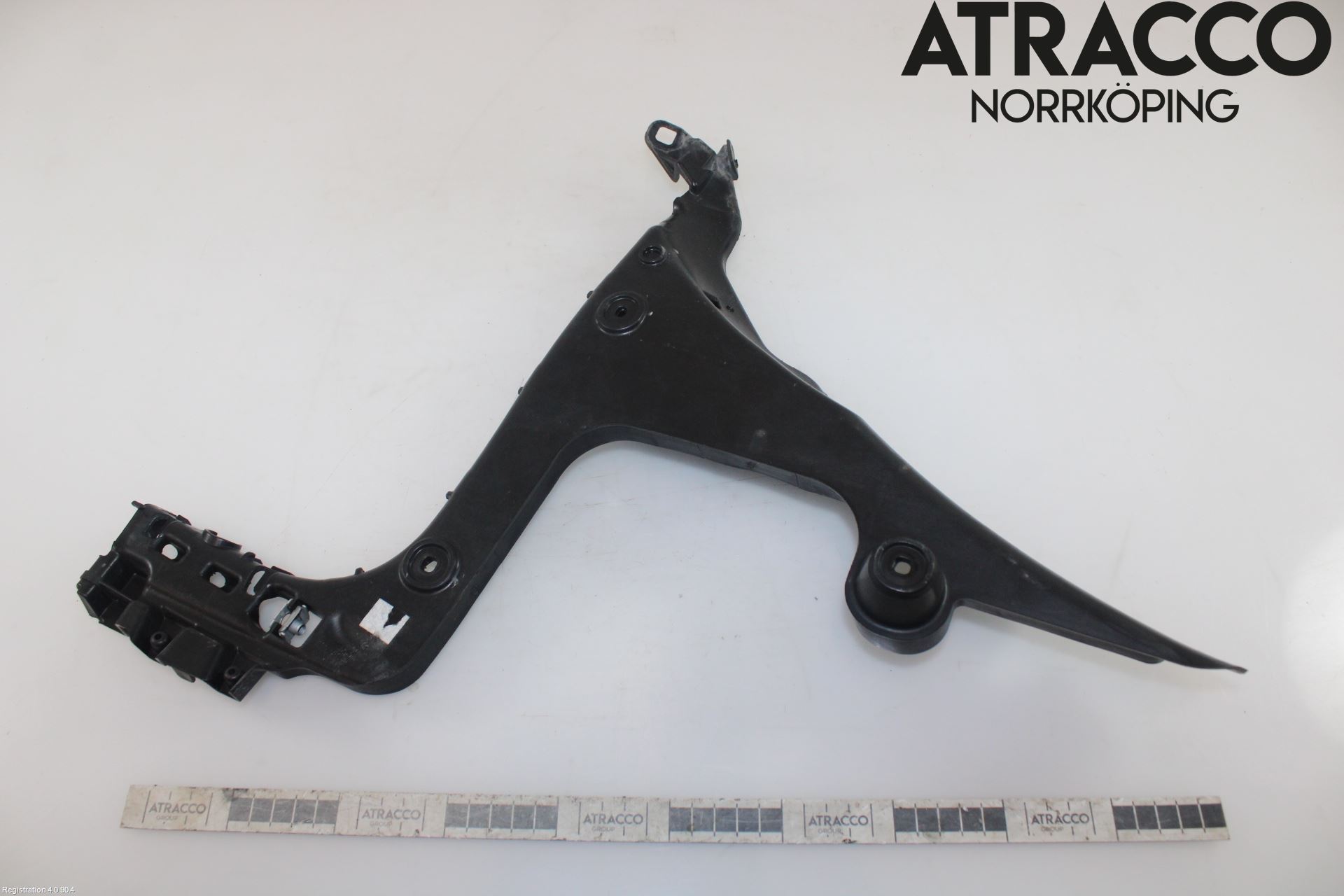 Audi A3/S3 05-13 Stötfångarfäste Bak Vä