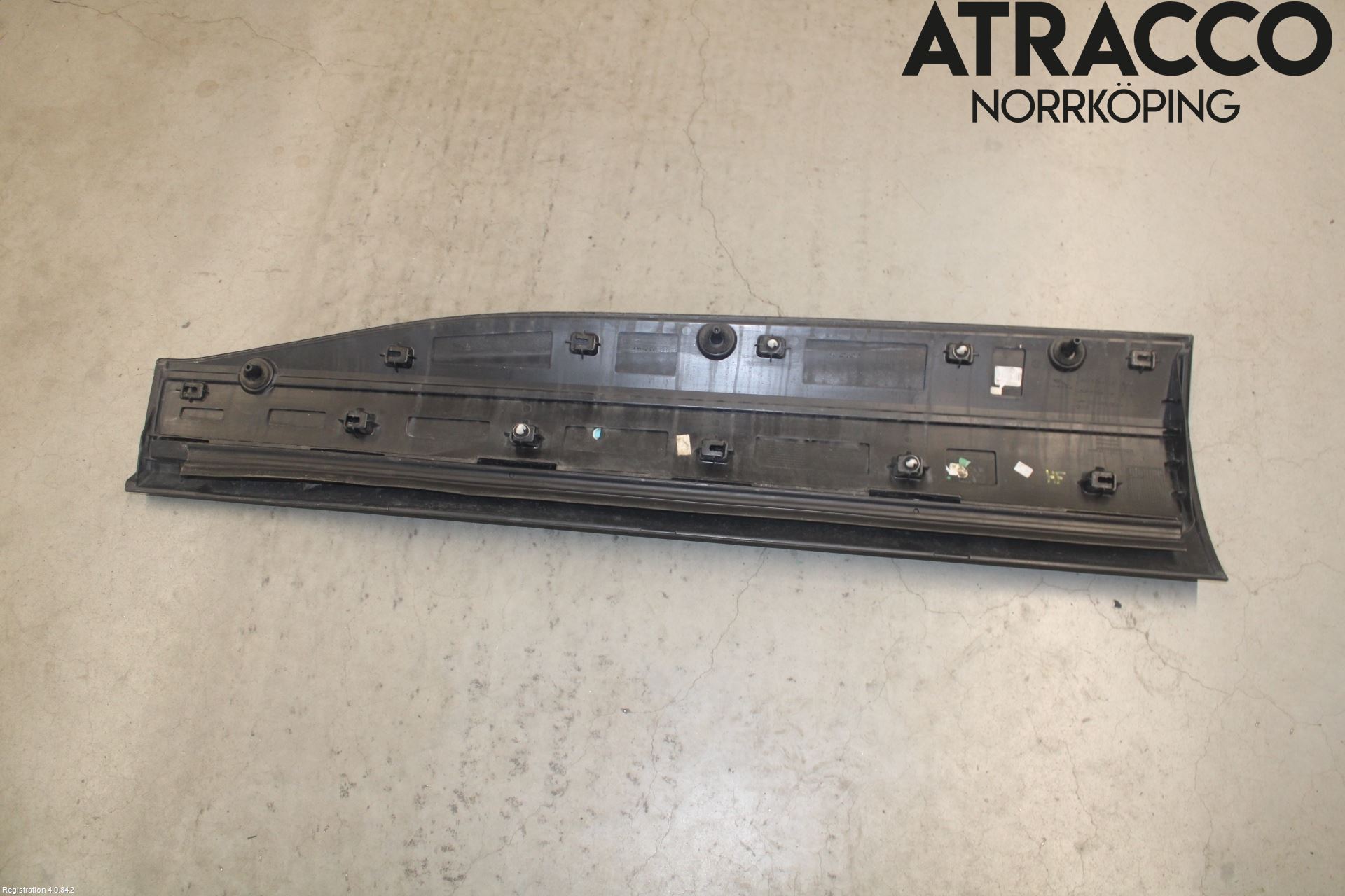 Jaguar I-PACE 18- Dörr Dekorlist Fram Hö