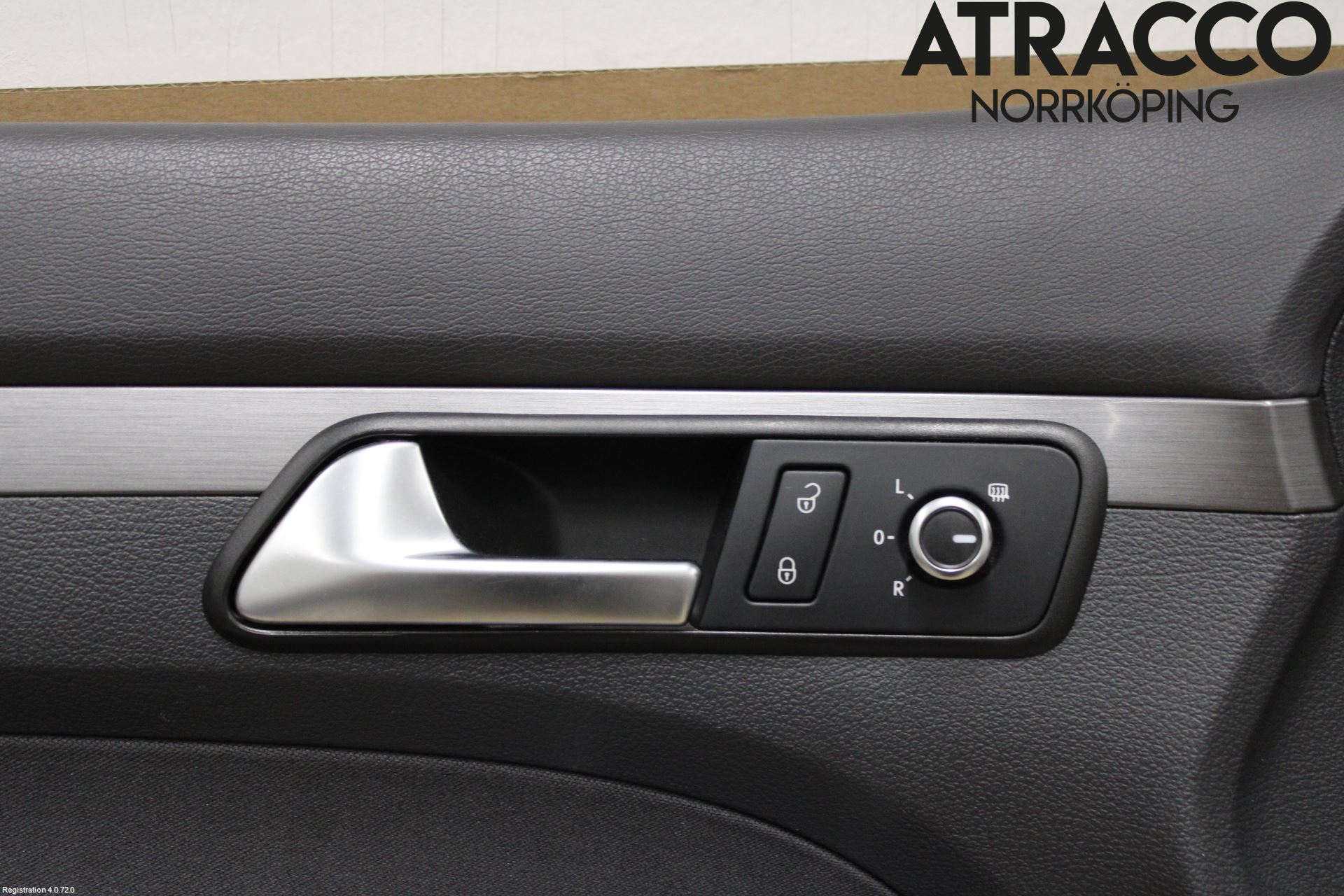 Volkswagen VW TOURAN 10-15 Dörrklädsel Vä