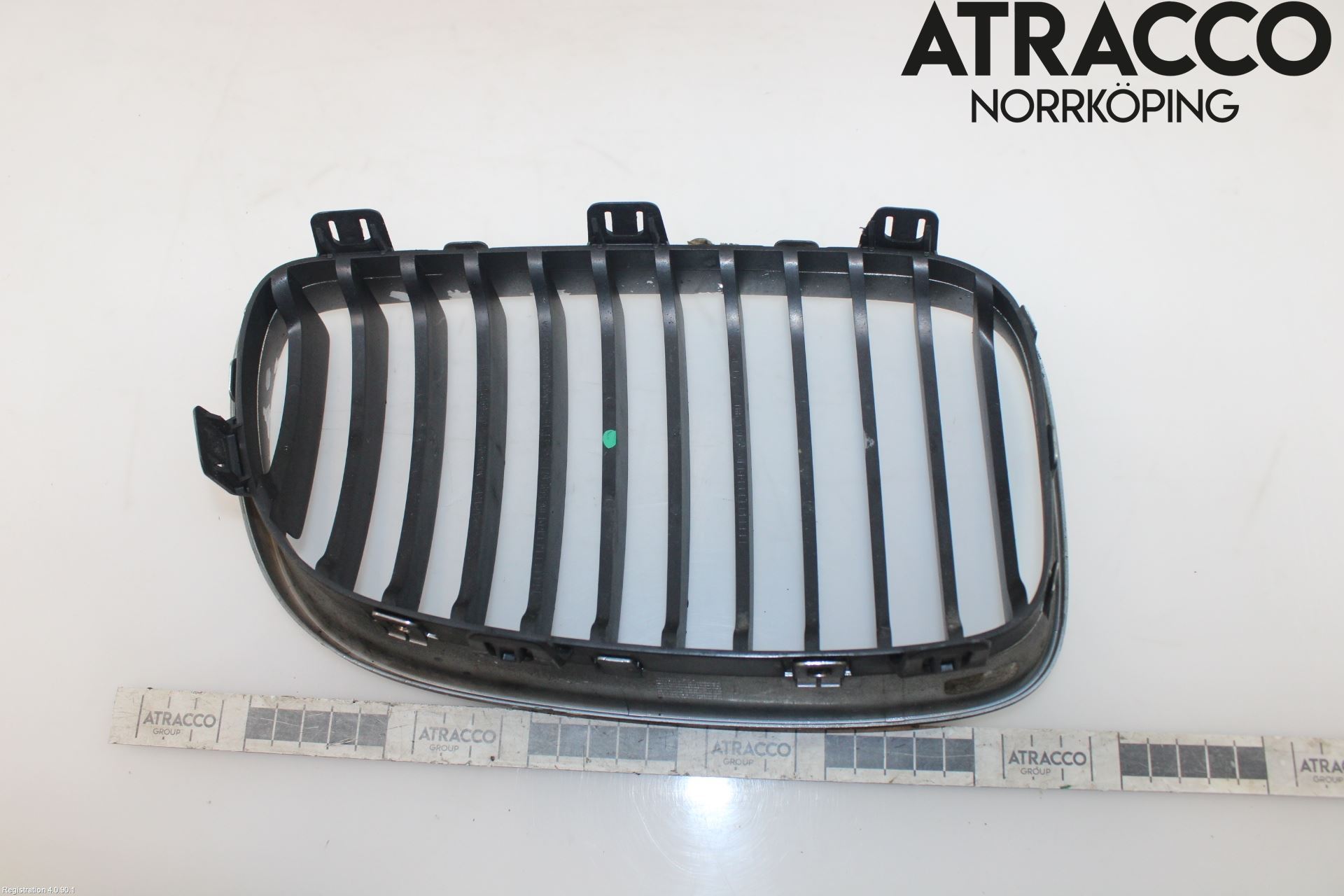 BMW 1 E87/81 5D/3D 03-11 Grilldel Vänster