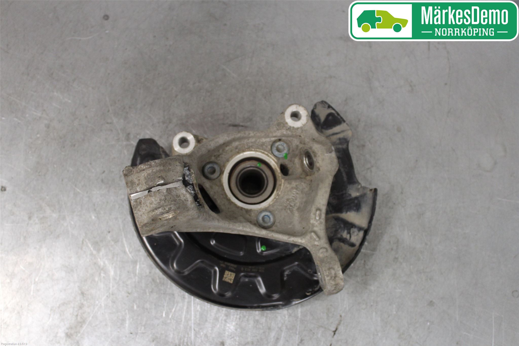 Skoda SUPERB 16-24 Styrspindel Lagerhus Vä