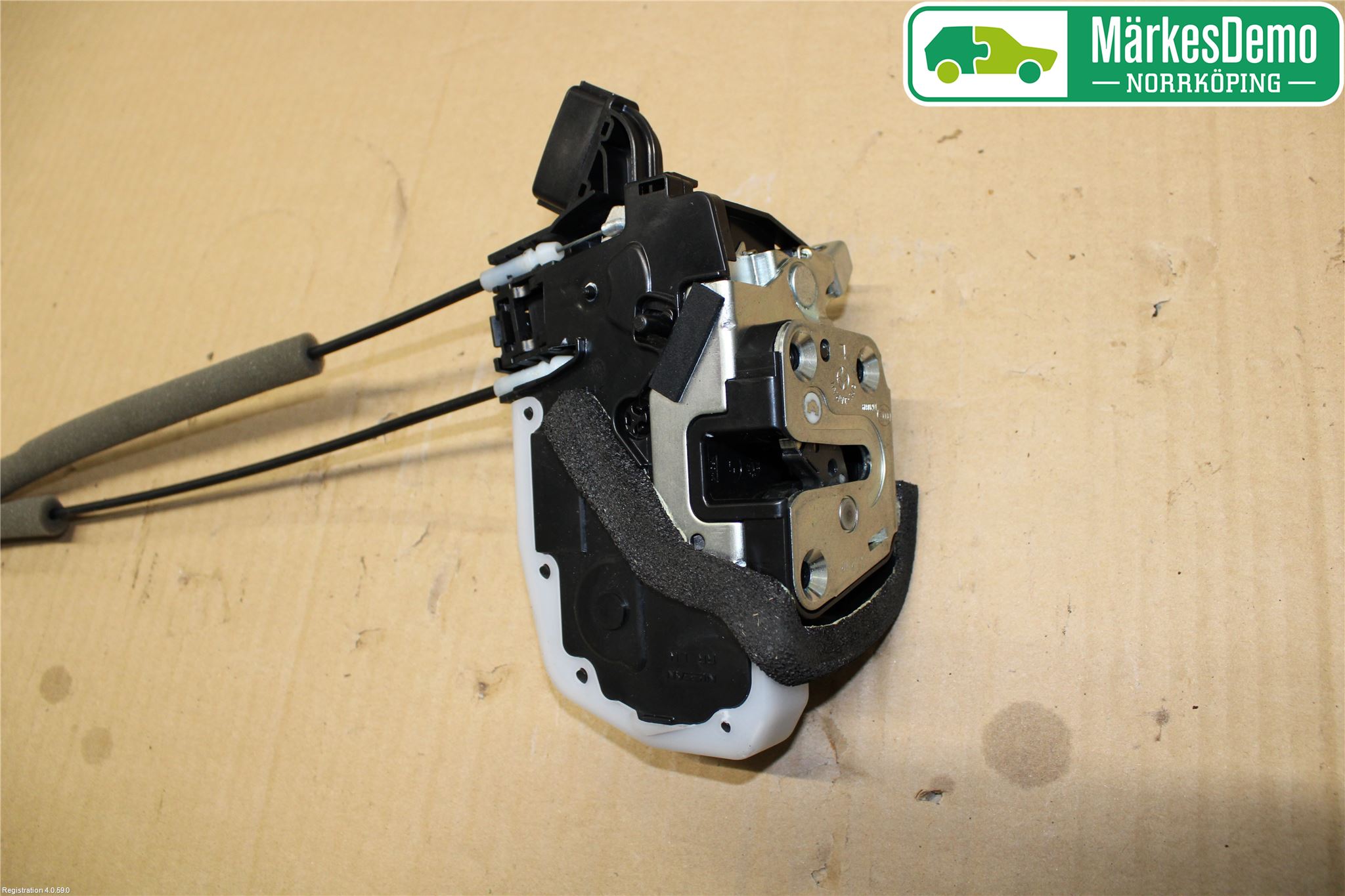 Nissan JUKE 10-14 Låskista-Dörrlås