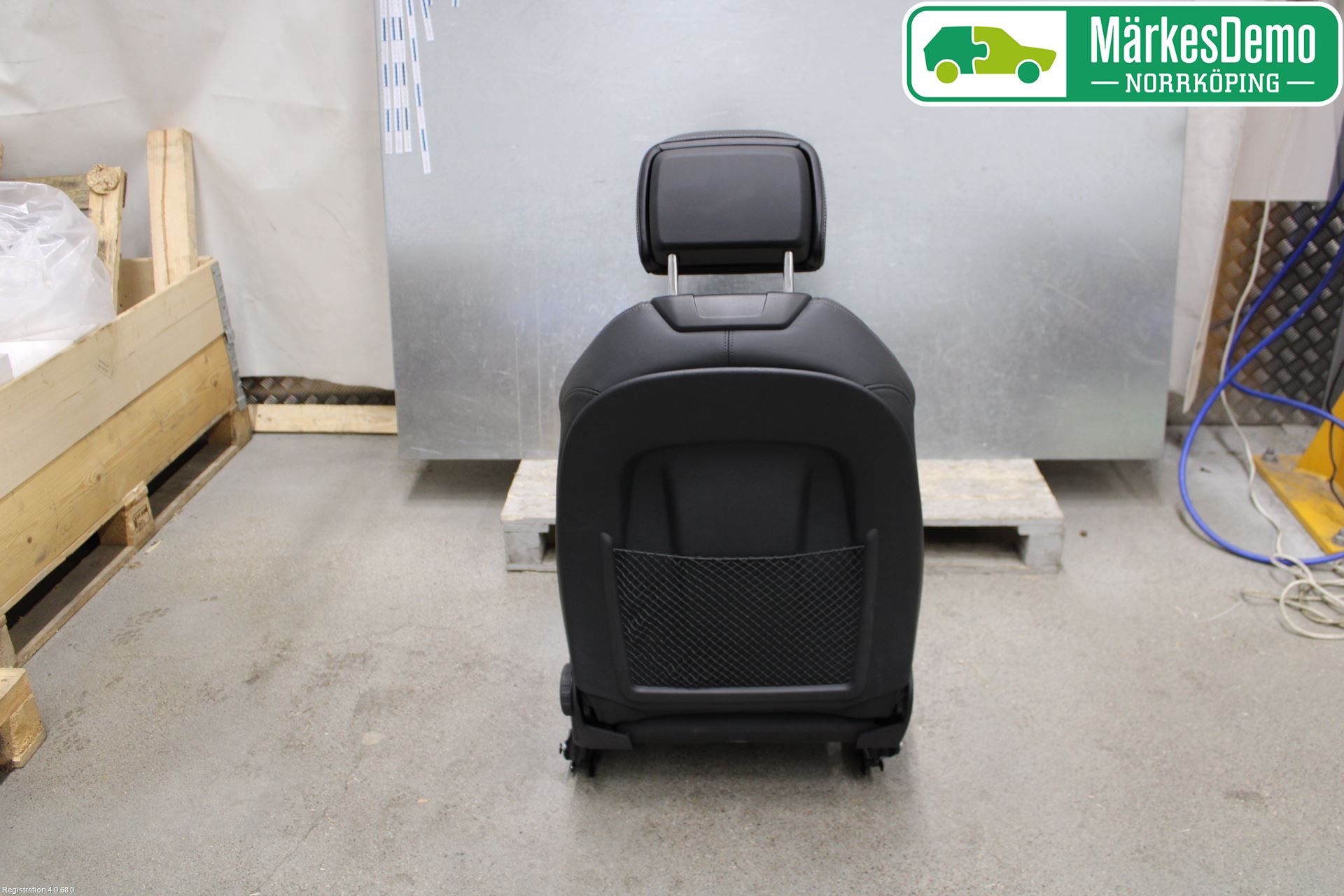 Audi A4/S4 B9 20- Inredning Stol Fram Vä