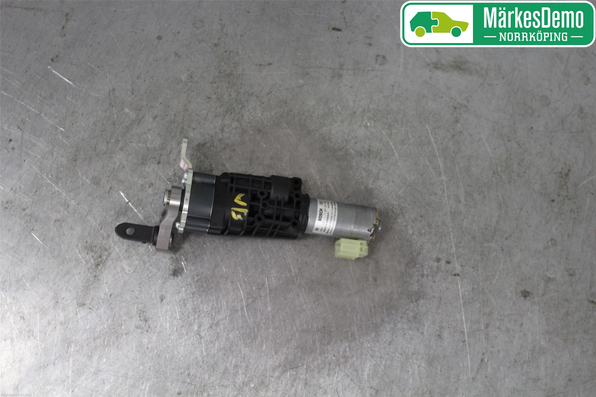 Audi A4/S4 B9 20- Bakluckeöppnare Automatisk