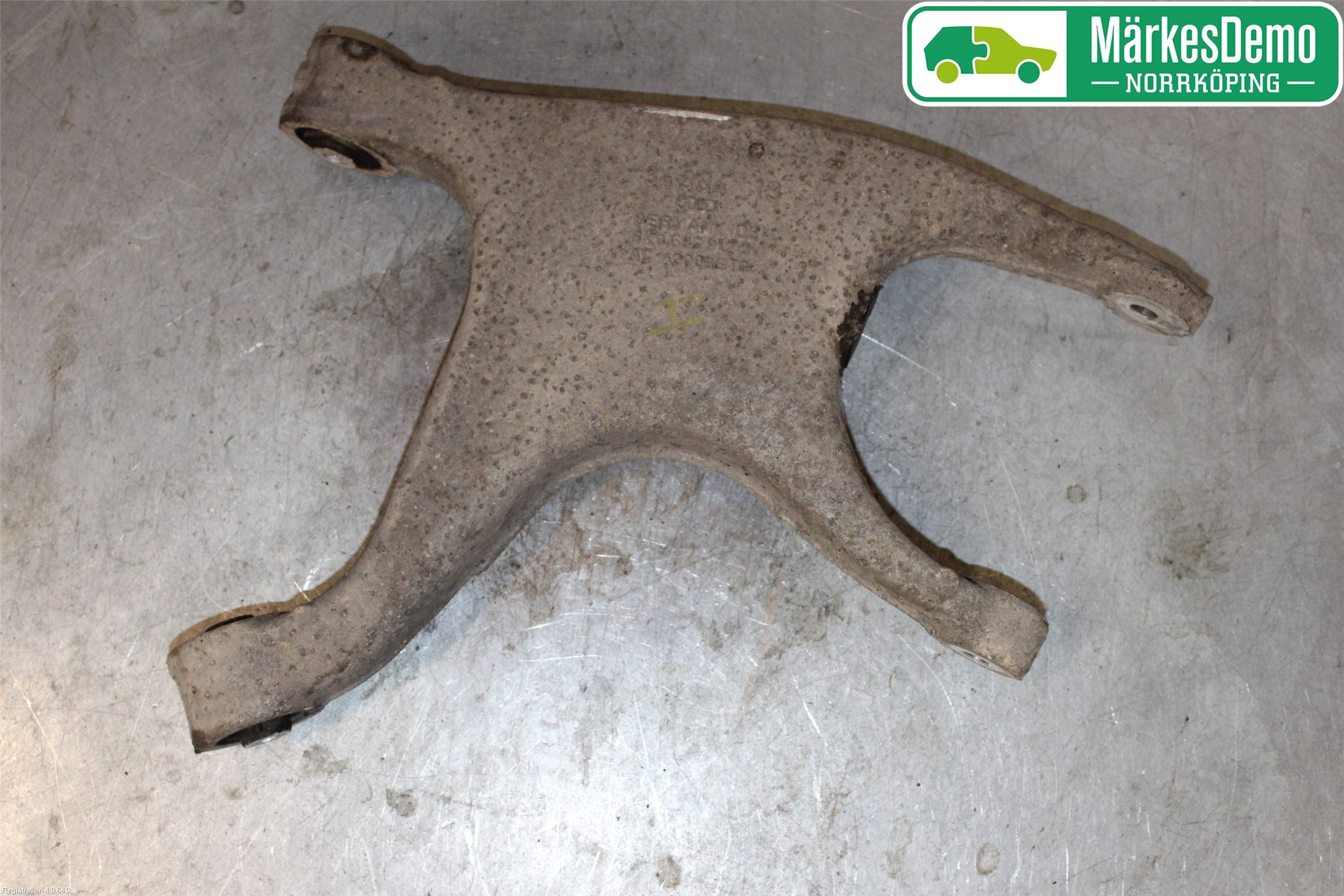 Audi A4 12-15 Bärarm Bak Höger