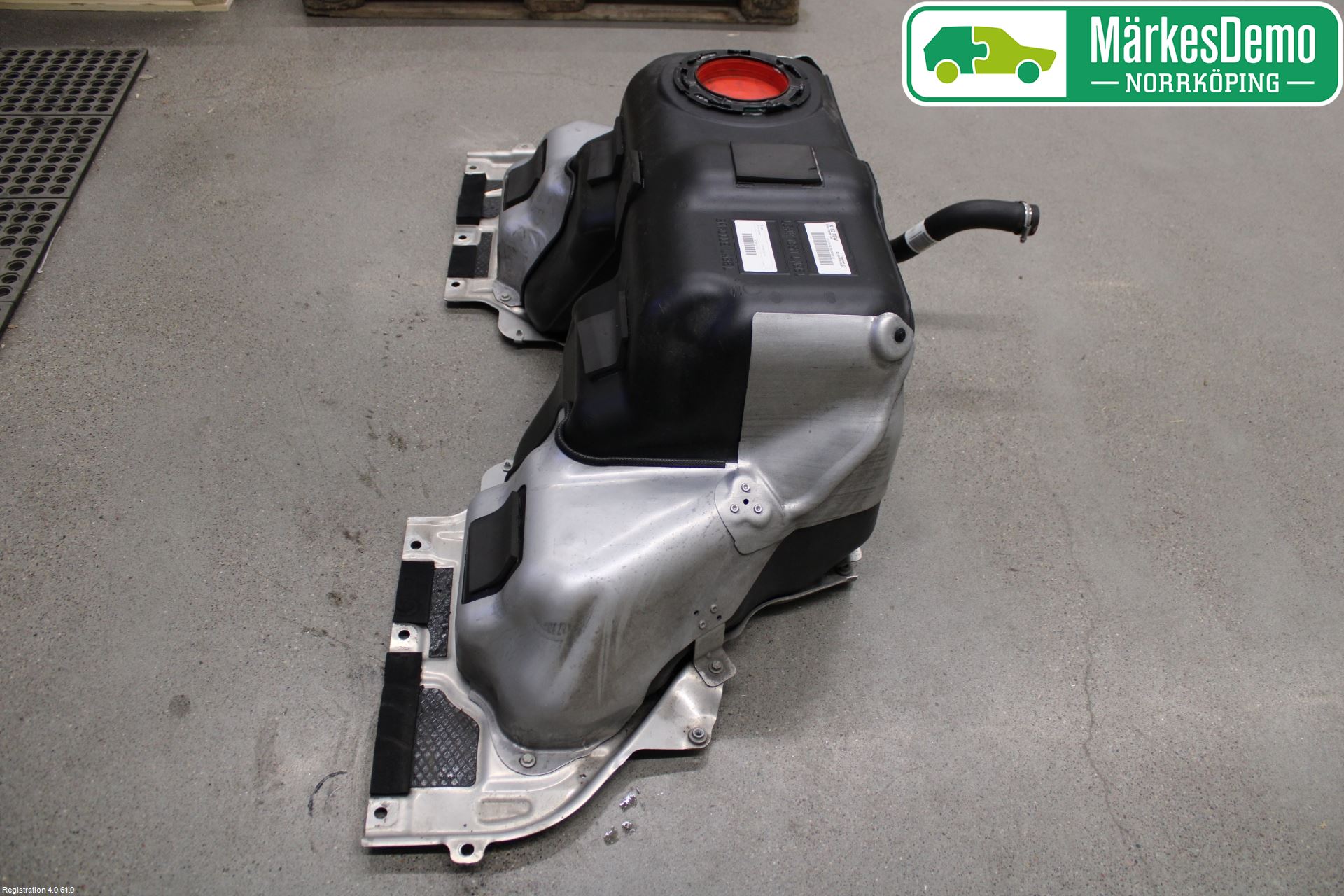 Jaguar F-TYPE Bränsletank